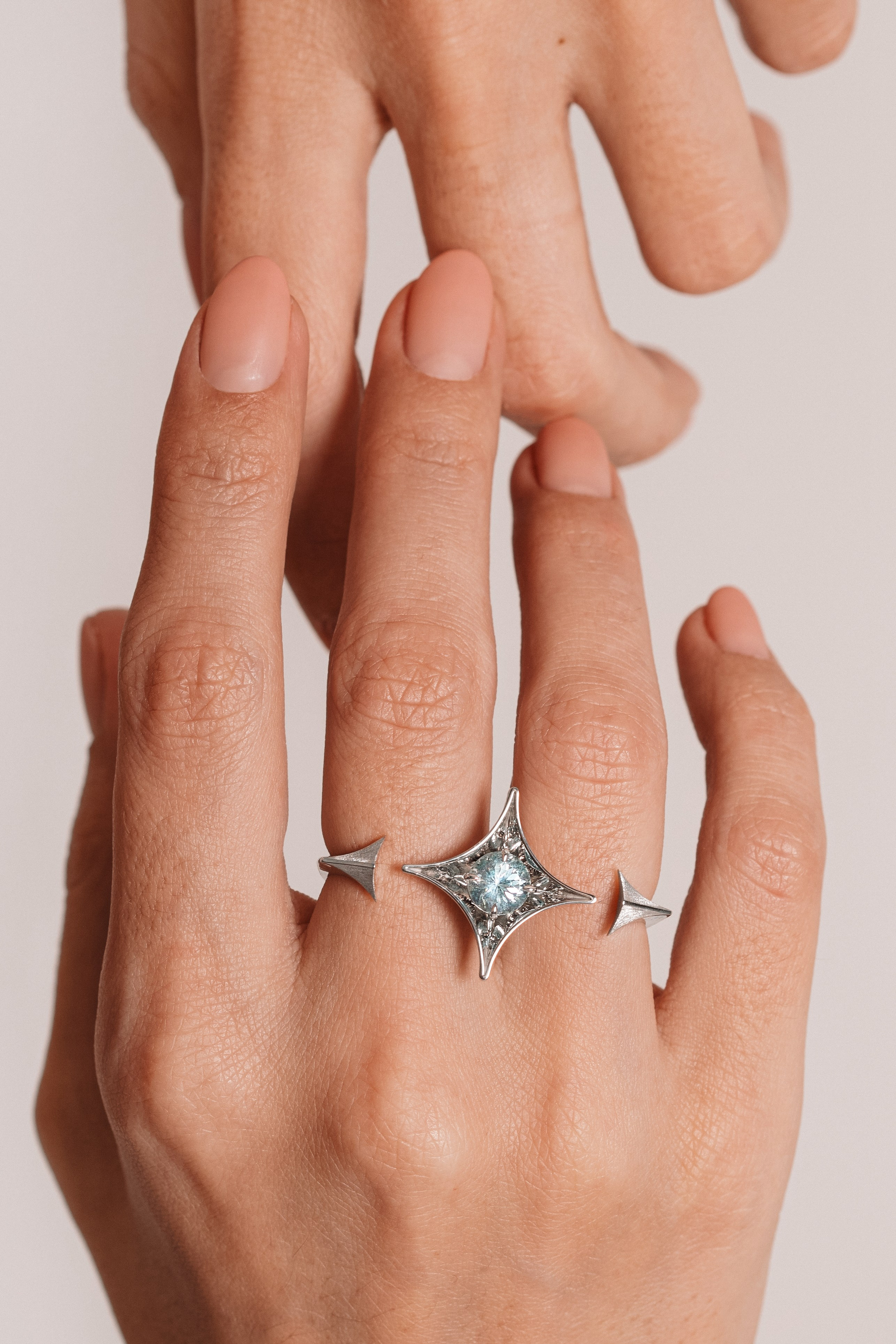 Сьемка украшений для KateKraft. Портретный фотограф Москва