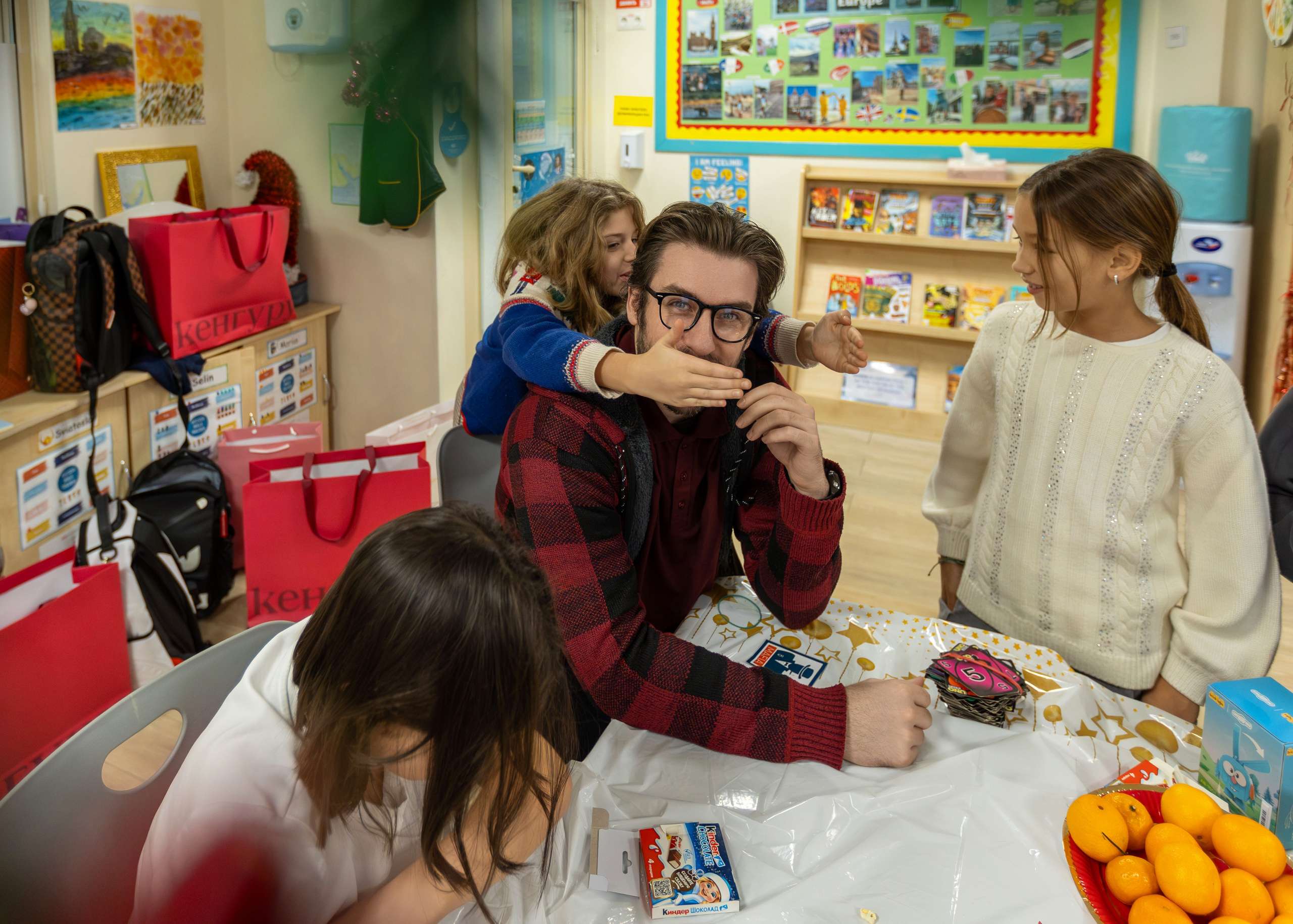 Christmas Party at The International School of Moscow. Выпускные альбомы для школы и детского сада — школьный фотограф Подольск, Троицк, Щербинка, Москва