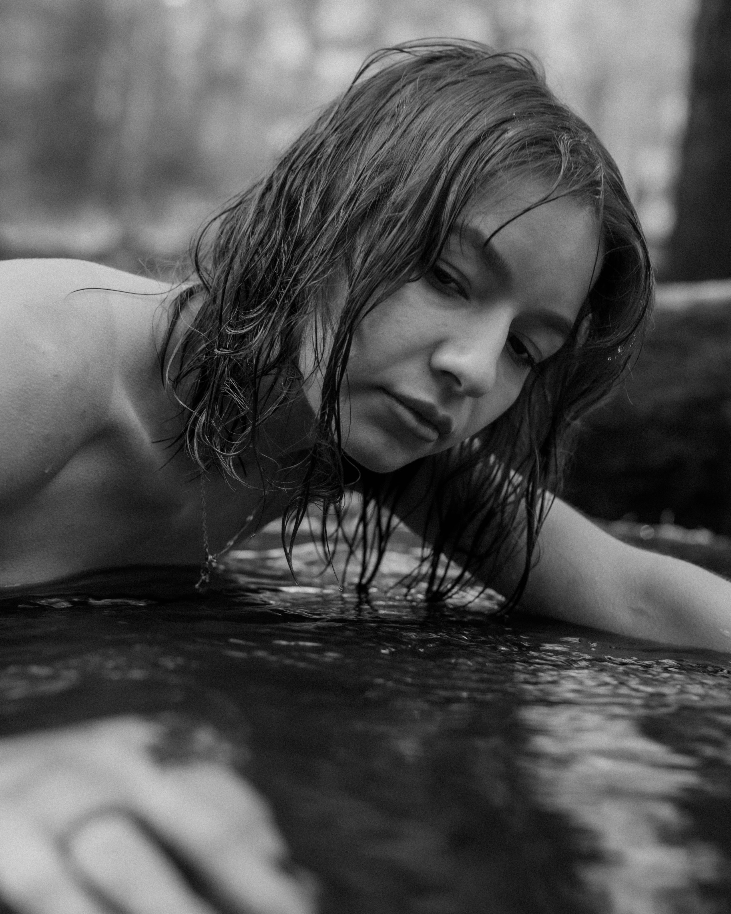 Аня. Женский фотограф. Создатель украшений ручной работы. Модель