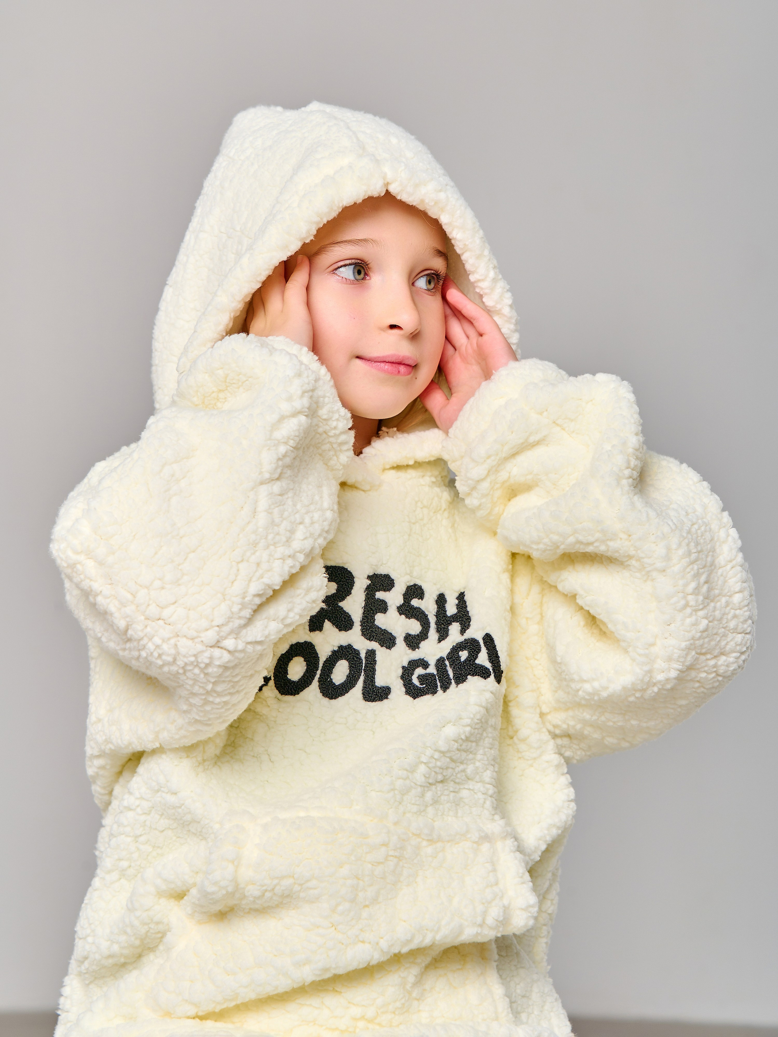 Съемка детских толстовок для маркетплейса. Контент фотограф для бизнеса и маркет-плейсов