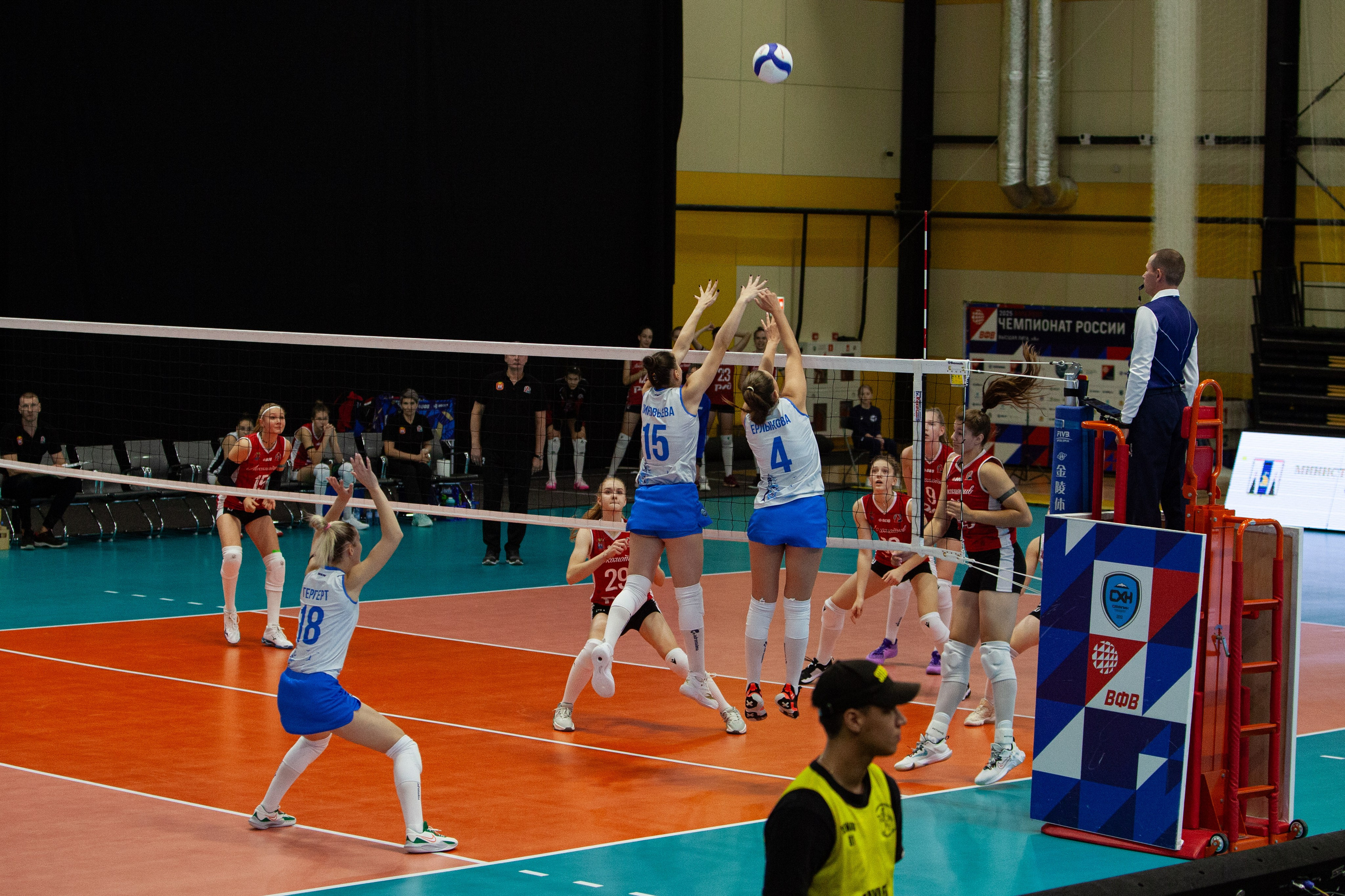 Один день из тура чемпионата России по волейболу. Кутузов Евгений Фотограф в Южно-Сахалинске