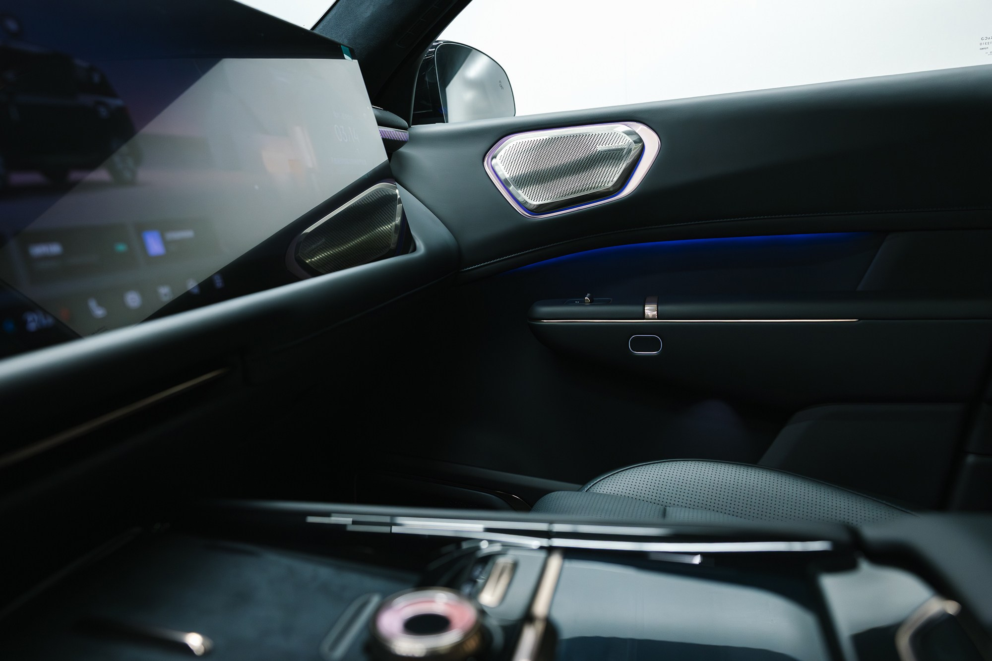 Lynk & Co 900 Ultra 2,0hyb 4WD AT (734 л. с.). Автосалон «Х-Авто»