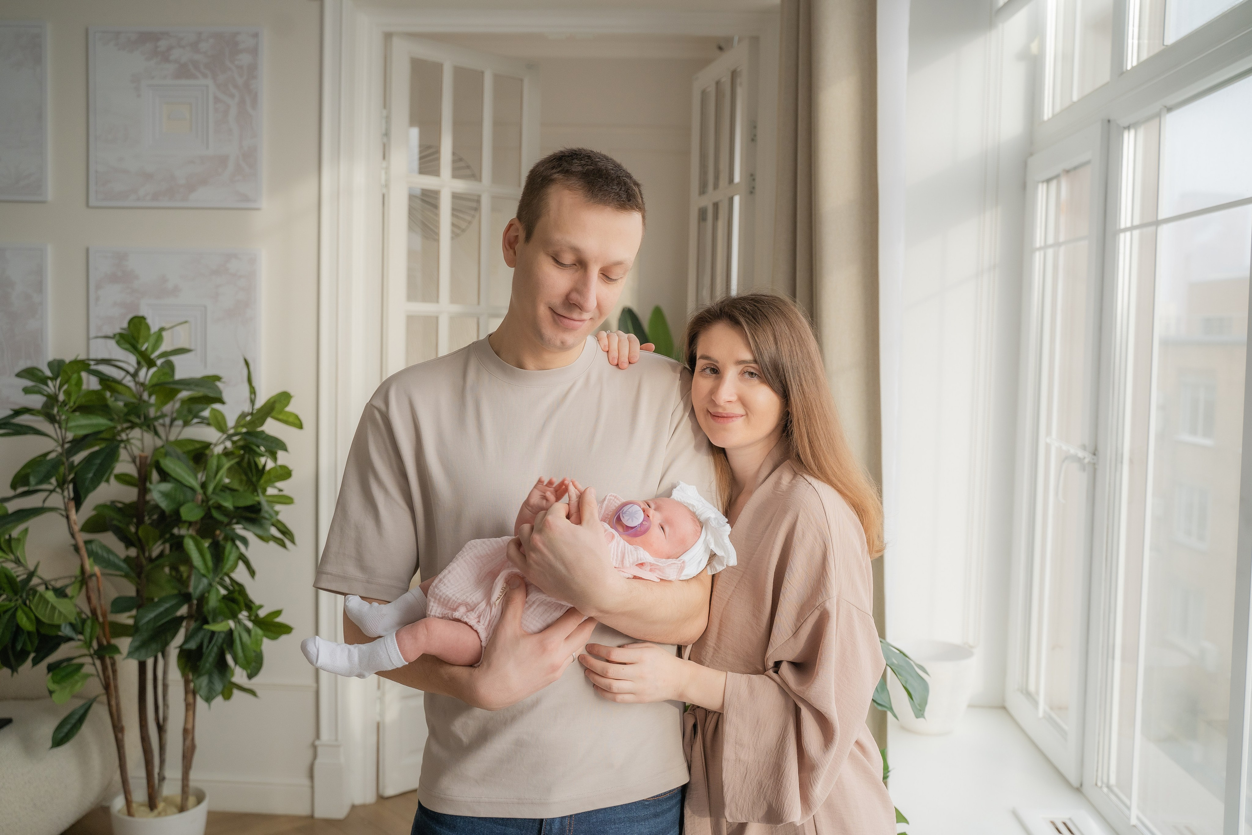 Лайфстайл фотосессия новорожденной в студии