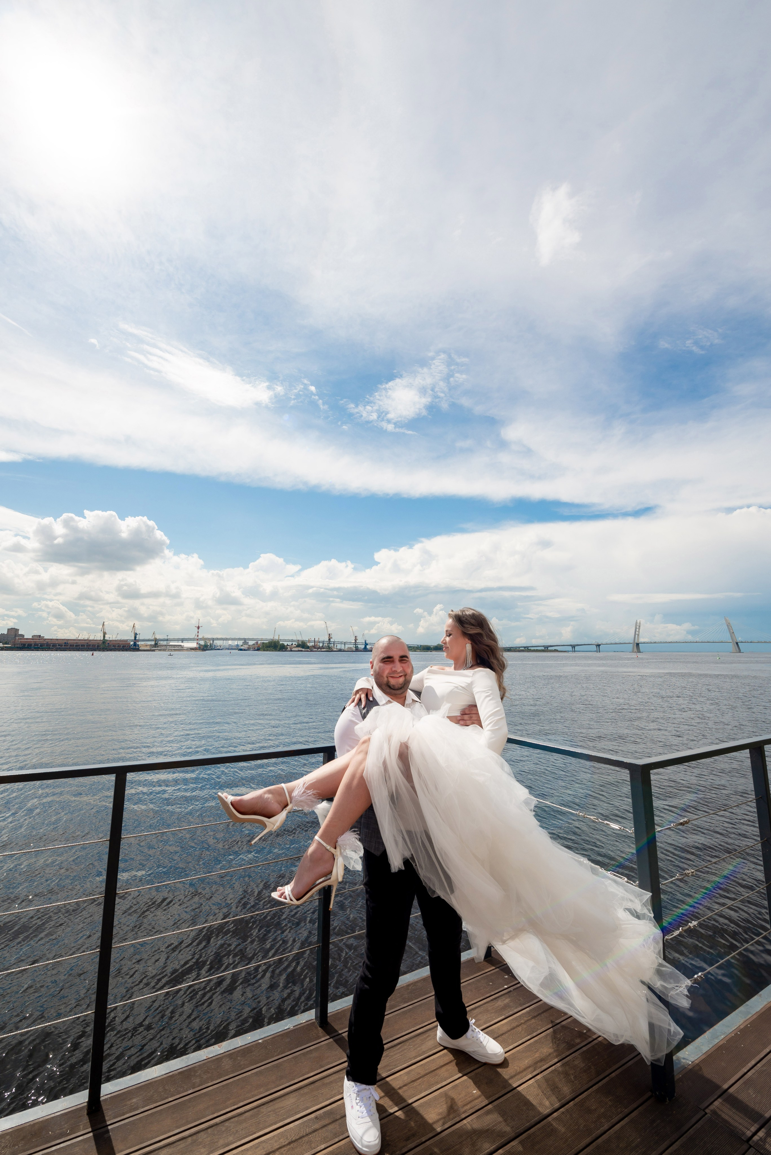 Экстравагантная свадебная фотосессия Светланы и Славы по нетрадиционным и оригинальным местам для свадебной прогулки в Санкт-Петербурге. Портретный, семейный и свадебный фотограф в Санкт-Петербурге и в Пушкине Ширяев Денис