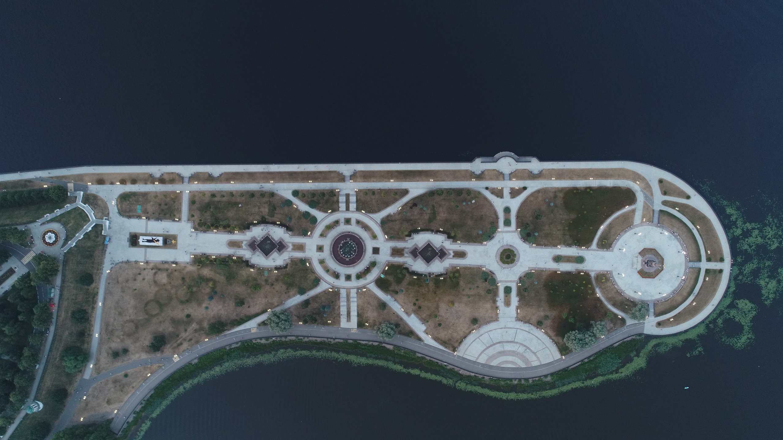 Аэросъемка с дрона Стрелки слияния рек Волги и Которосли в Ярославле