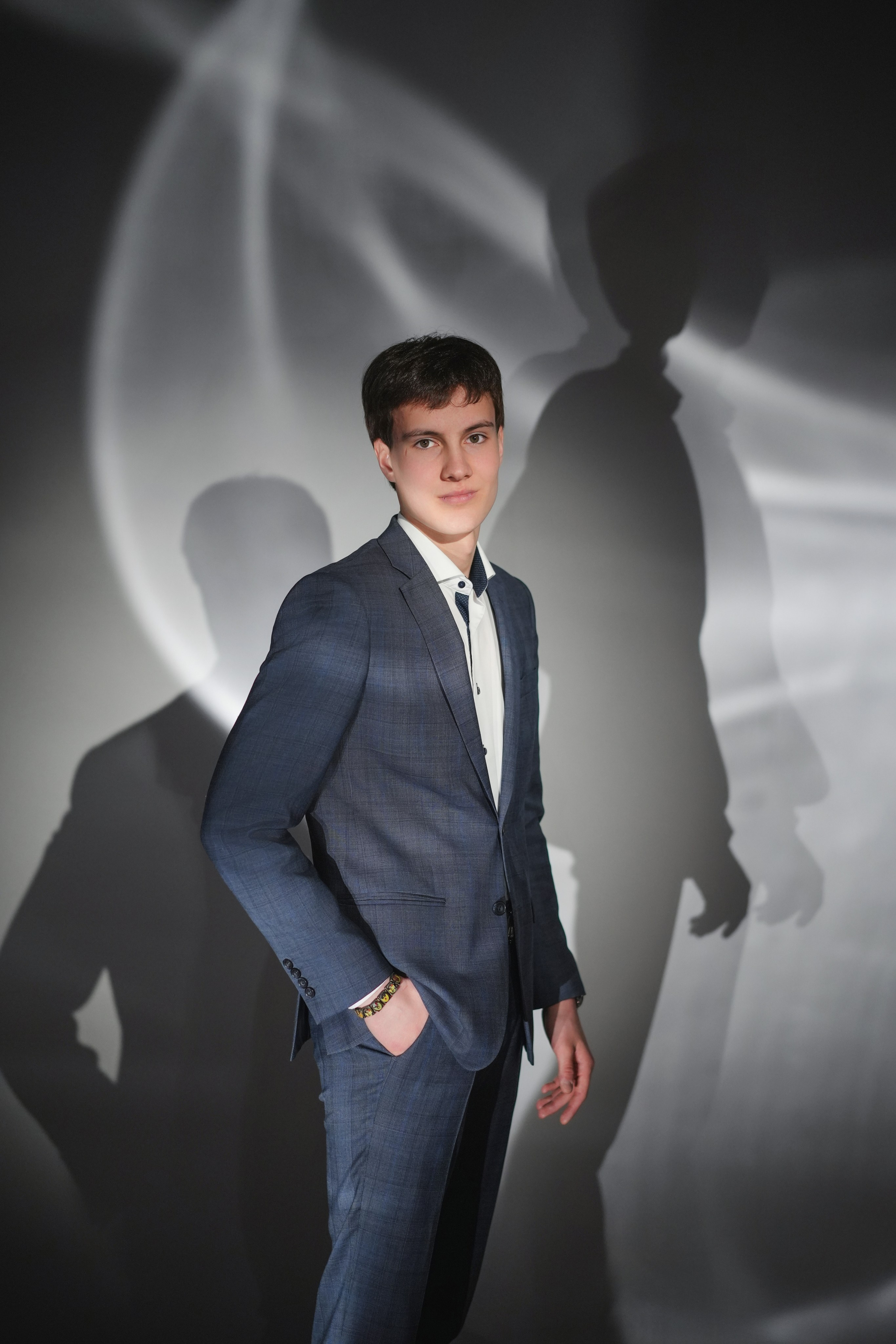 Стиль портрета в студии. GOTRA — выпускные альбомы в Тюмени