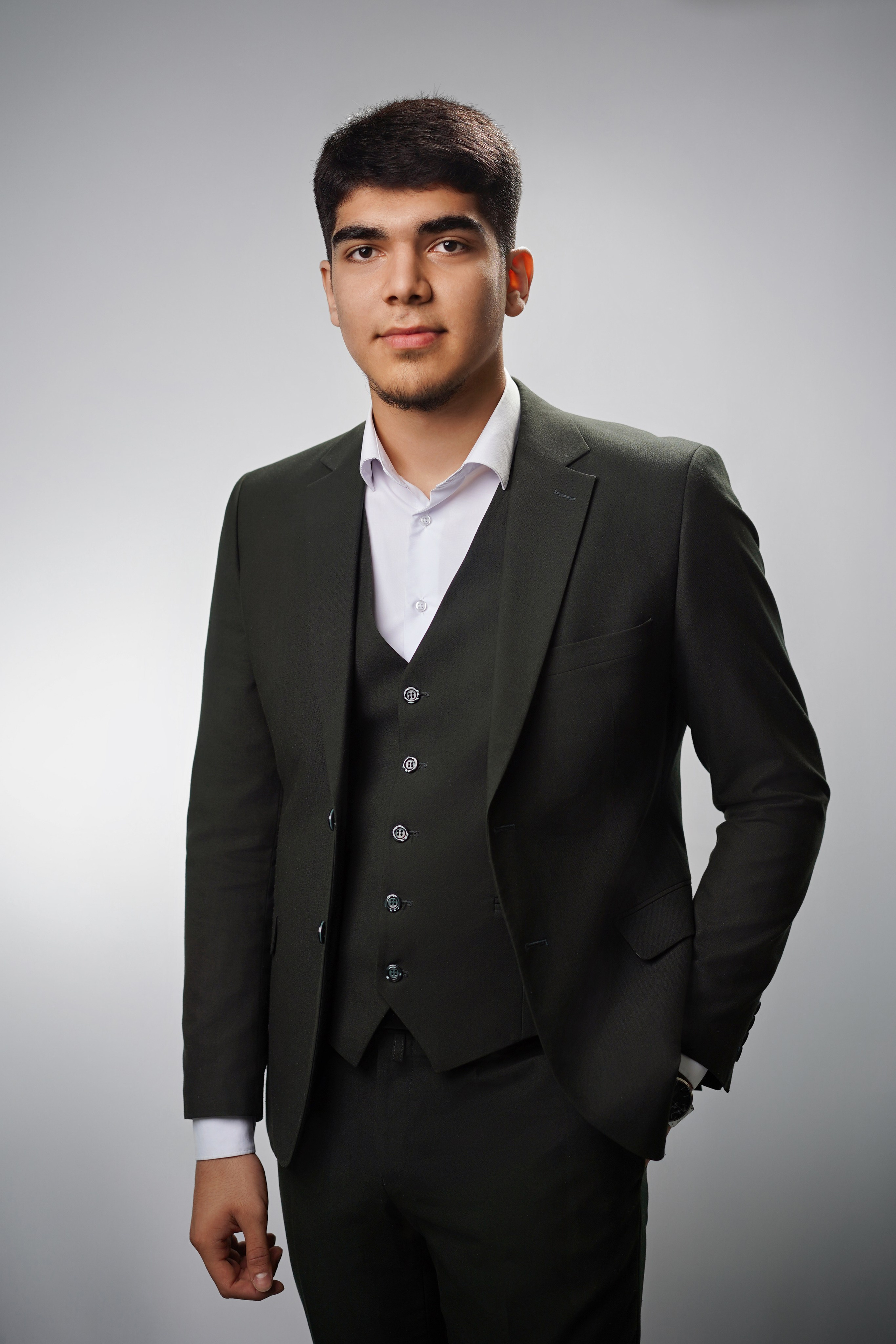 Стиль портрета в студии. GOTRA — выпускные альбомы в Тюмени