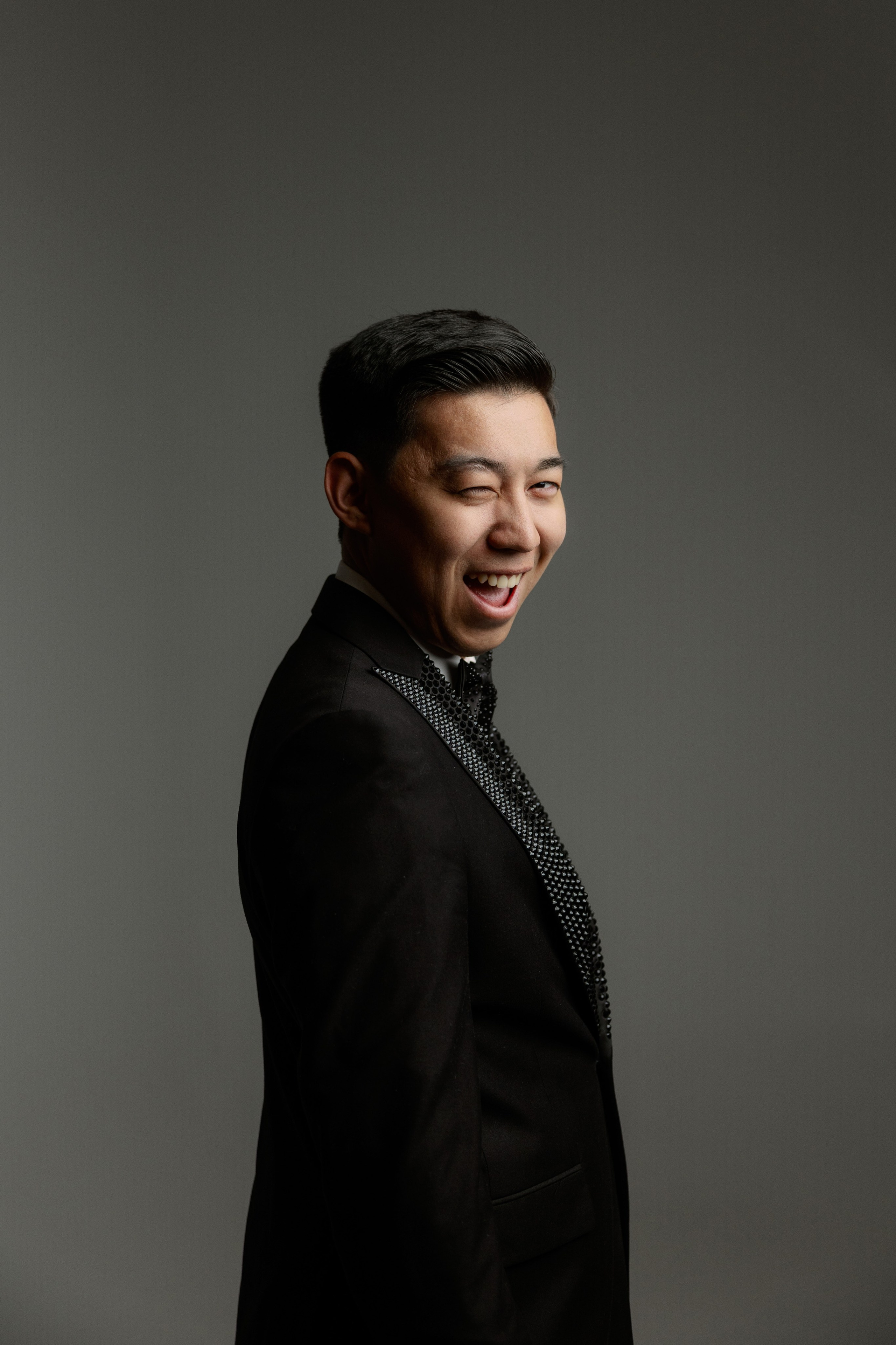 Ведущий Шоумен Алмас Каллемов