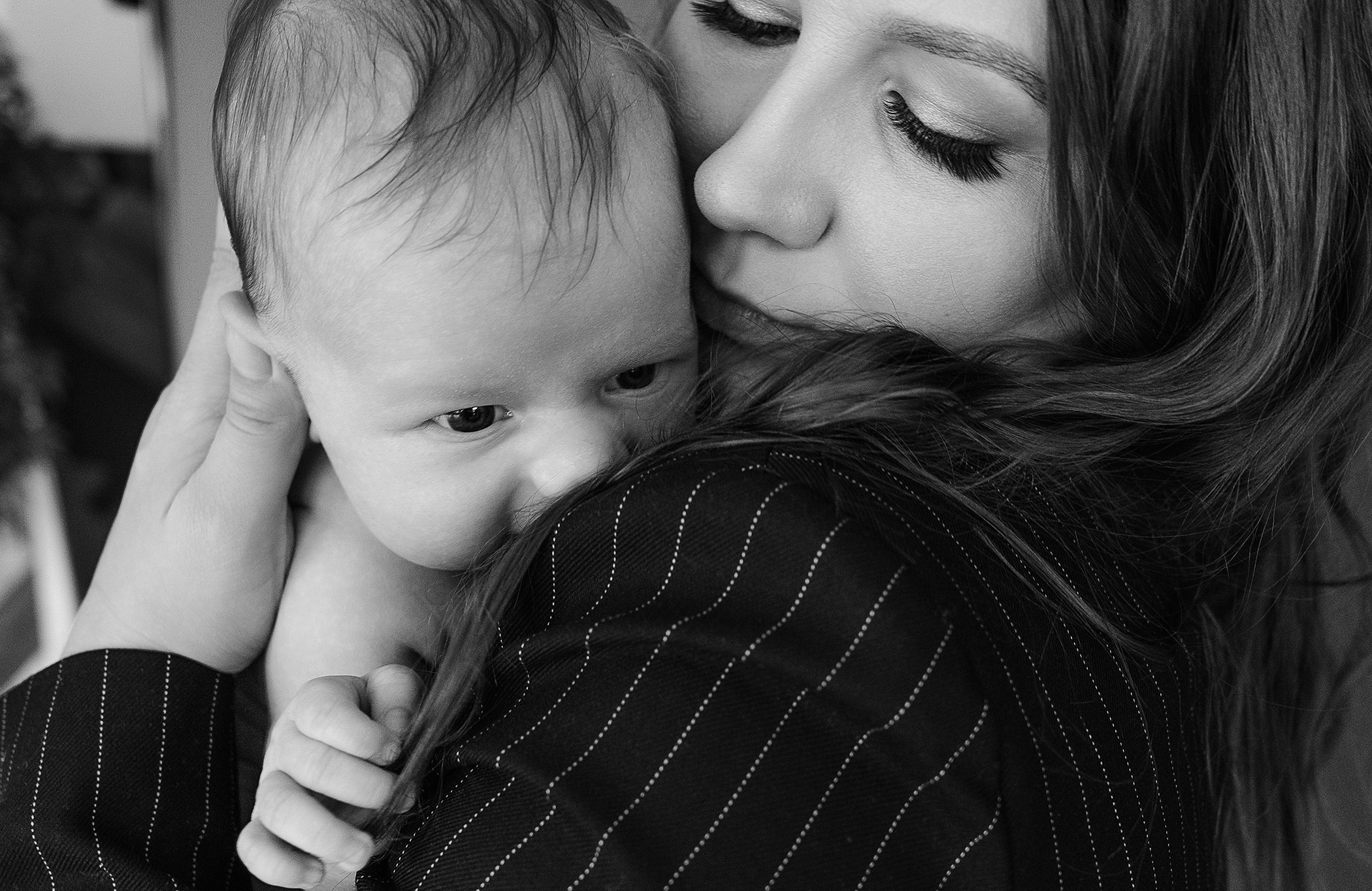 Семейная лайфстайл-фотосессия в студии. Фотограф на роды Москва. Фотограф новорожденных Москва