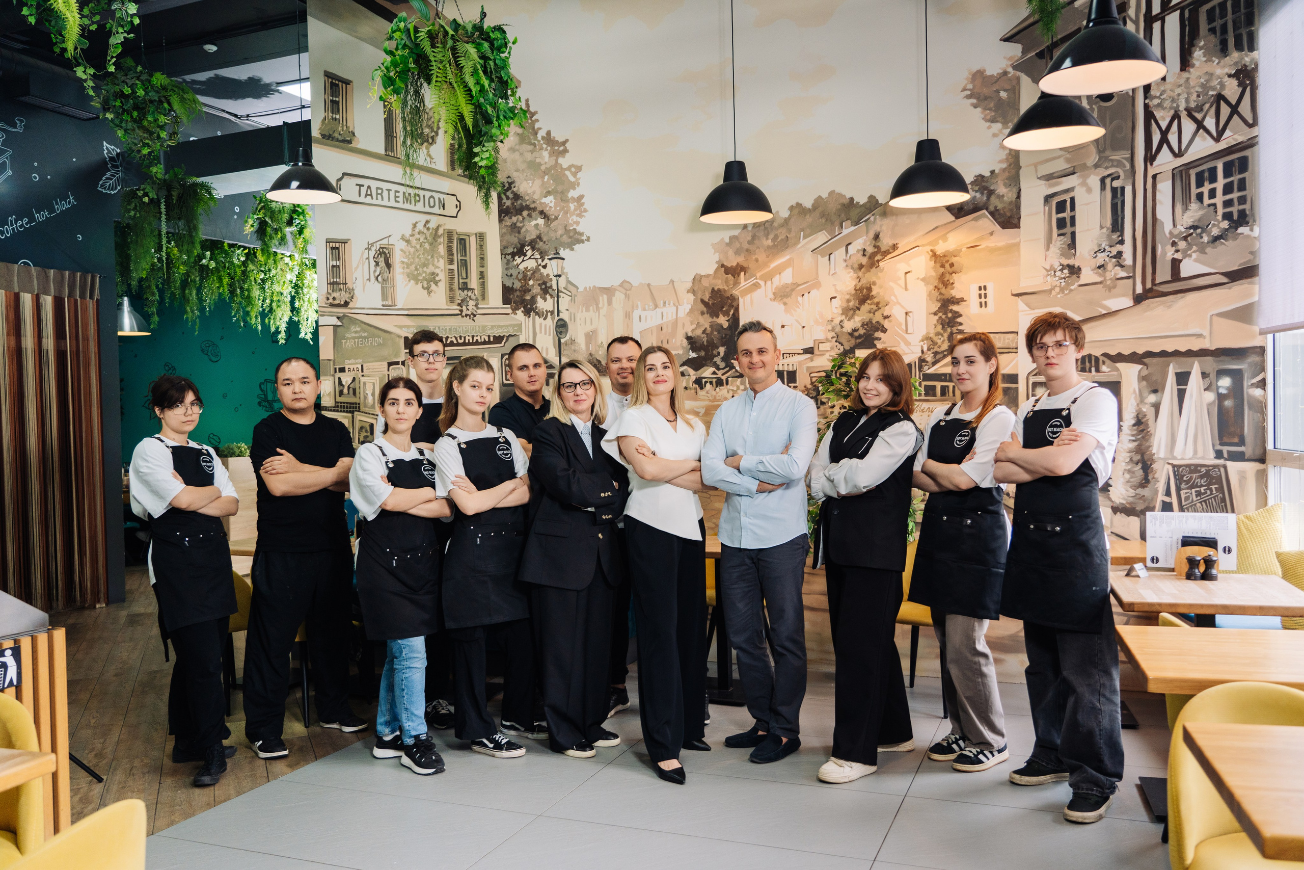 Интерьер кафе Black Hot Coffe (сеть кафе в Королеве)