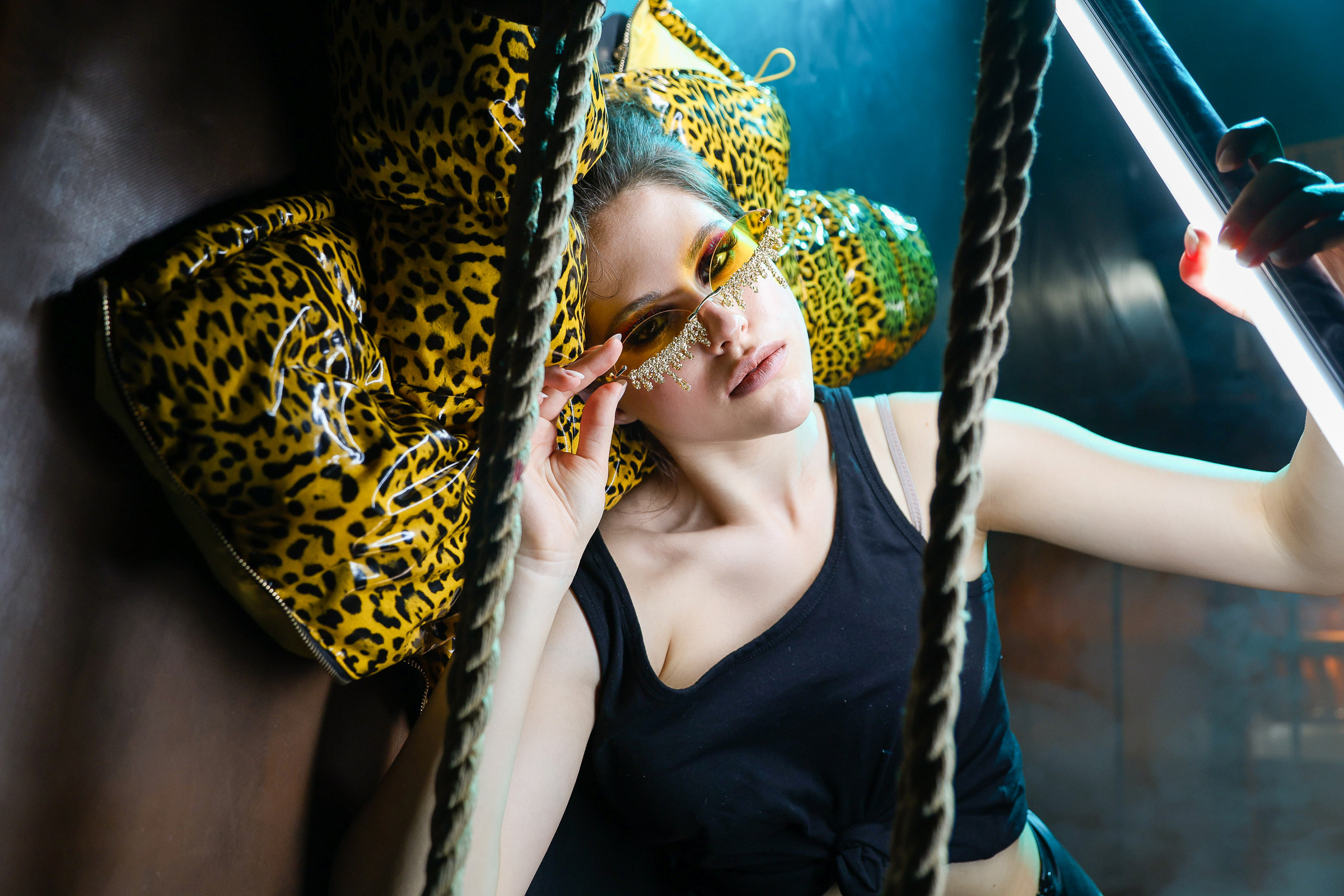 Фото в студии с цветным постоянным светом в Питере