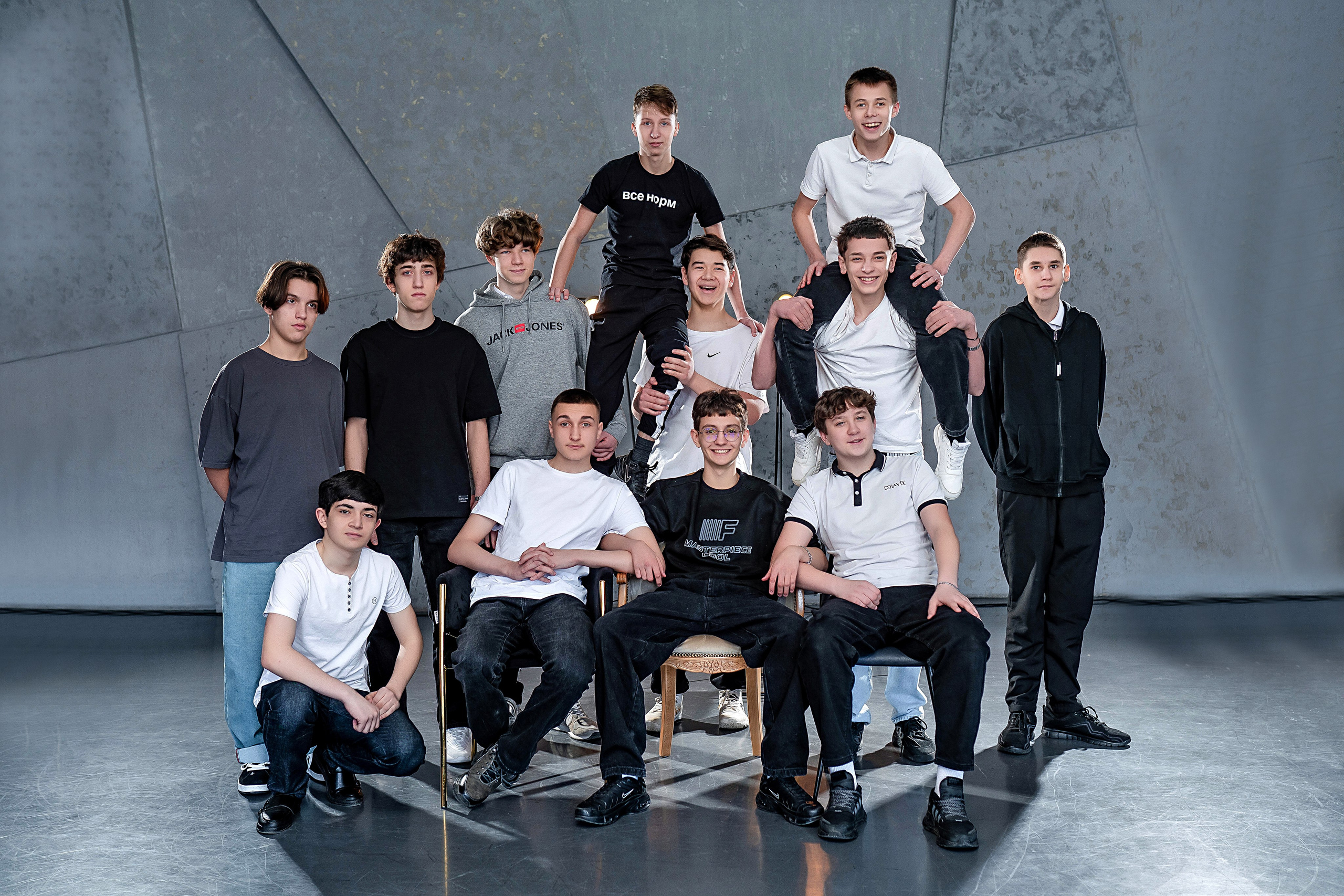 Выпускные (школьные) альбомы (книги) в Ростове-на-Дону. Современные Выпускные Альбомы в Ростове-на-Дону