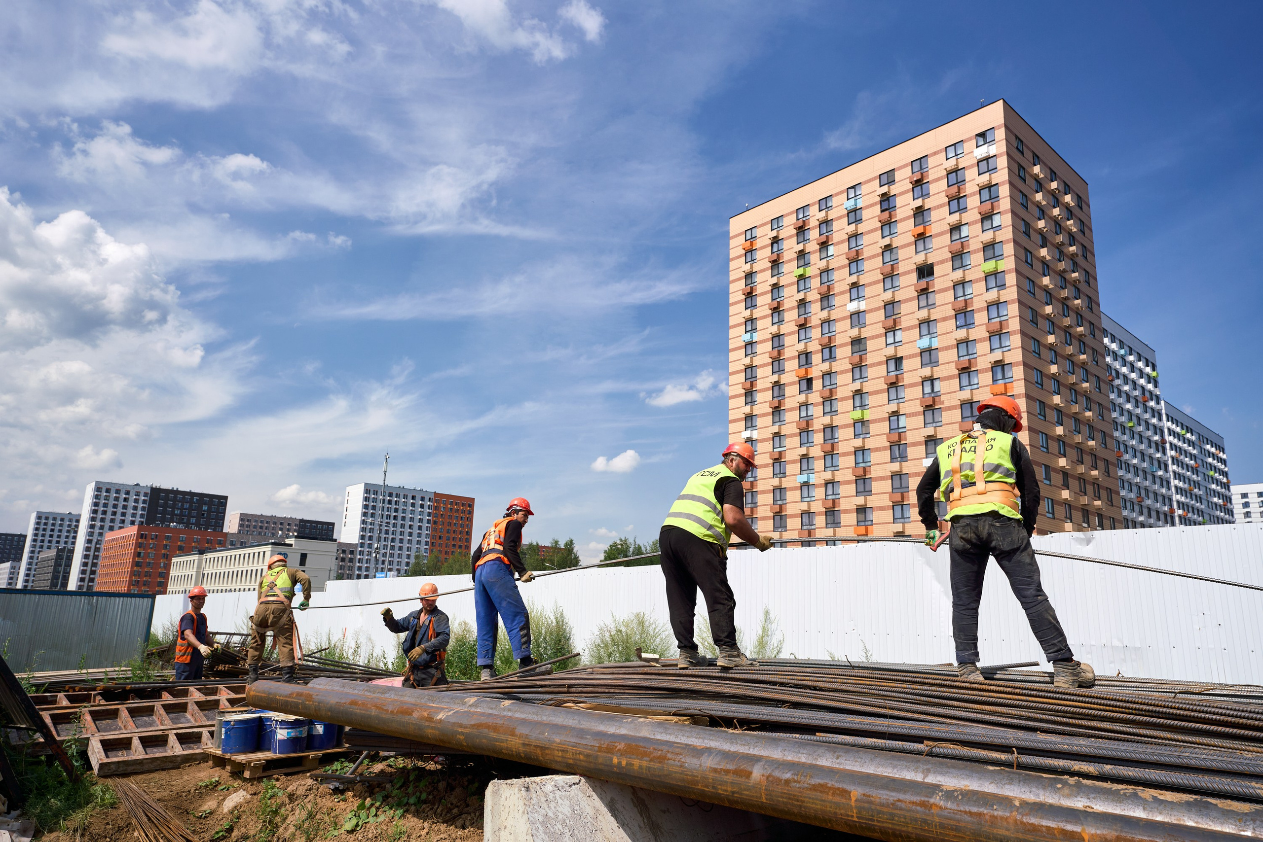 Архитектура и недвижимость. Ход строительства. Съемка с дрона. Профессиональное решение для частных лиц и бизнеса