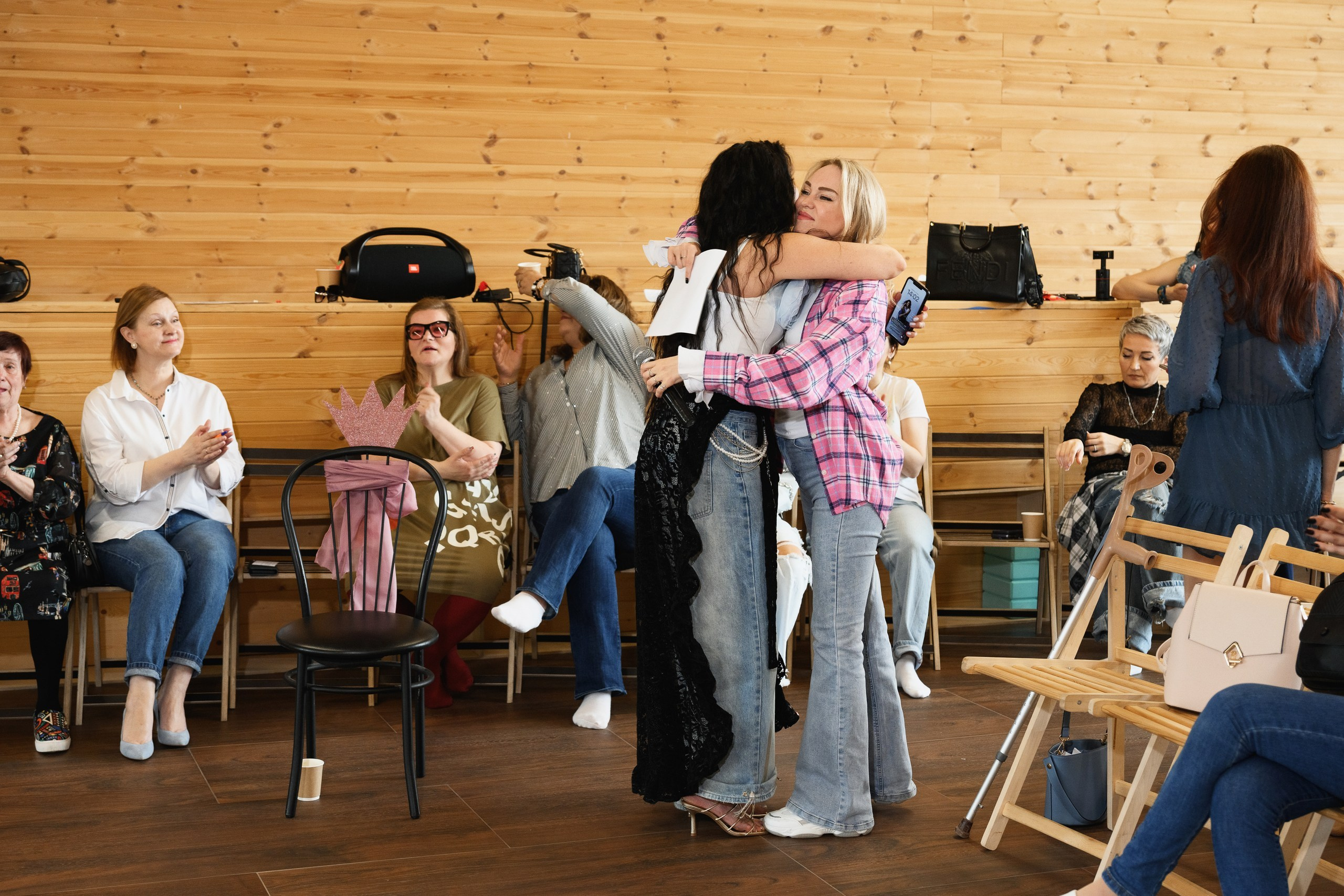 Фотосъемка дня рождения в Петропавловске-Камчатском. Яркая фотосессия дня рождения на природе в Петропавловске-Камчатском. Веселые моменты праздника с друзьями в кадре. Профессиональная съемка детских и взрослых дней рождения. Фотосессия дня рождения в Петропавловске-Камчатском.