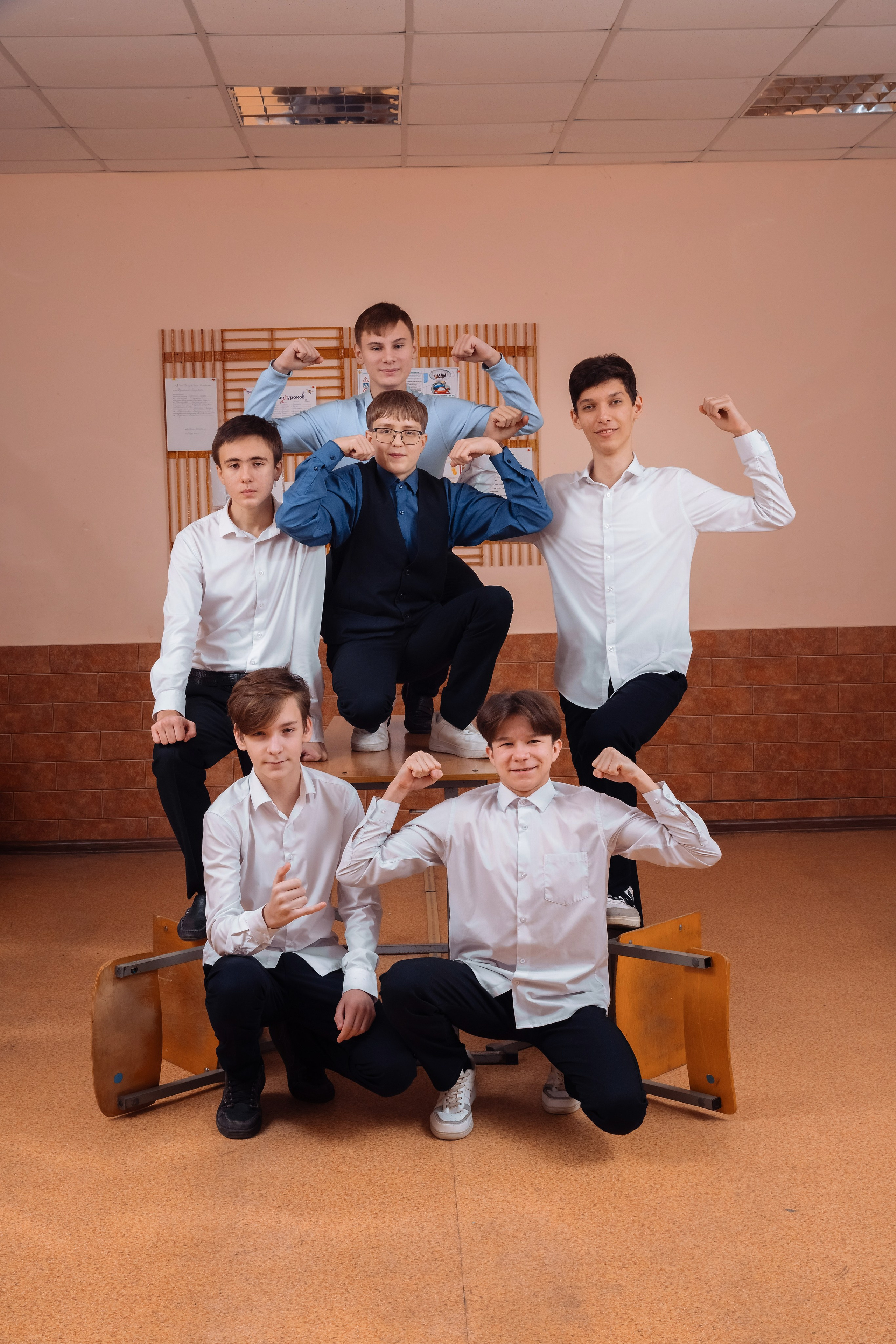 Старшая школа. Выпускные школьные фотоальбомы для школ и детских садов в Волгограде и Волжском