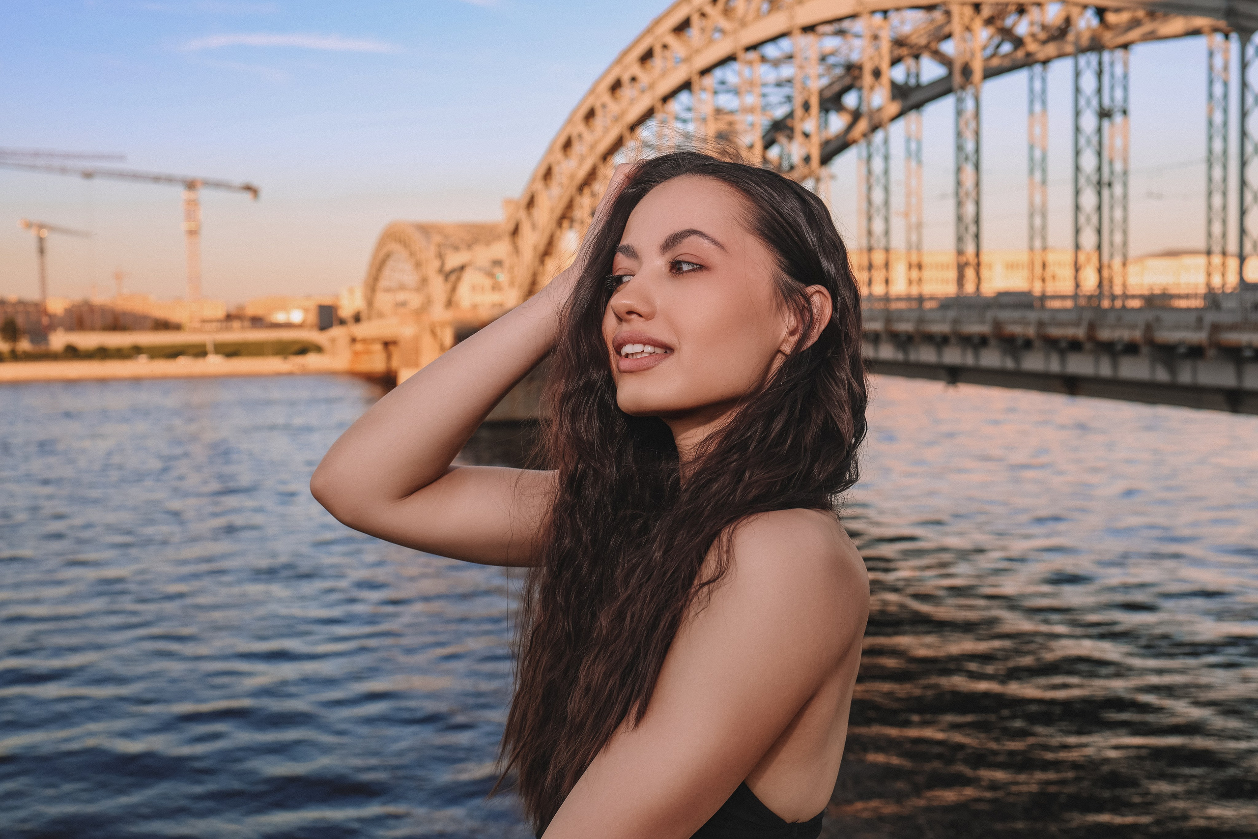Фотосессия на Большеохтинском мосту на закате — Алия | Фотограф в СПб