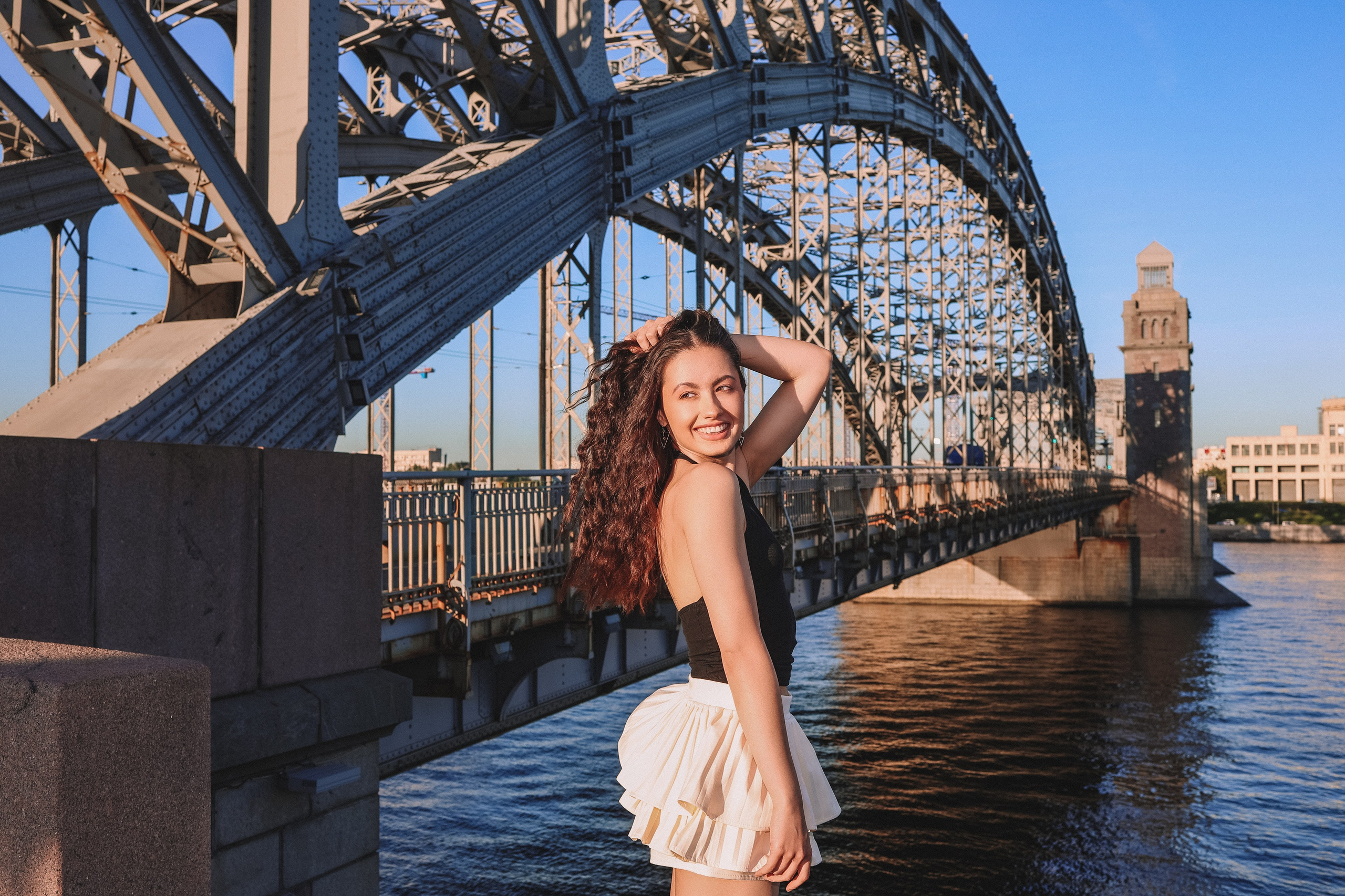 Фотосессия на Большеохтинском мосту на закате — Алия | Фотограф в СПб