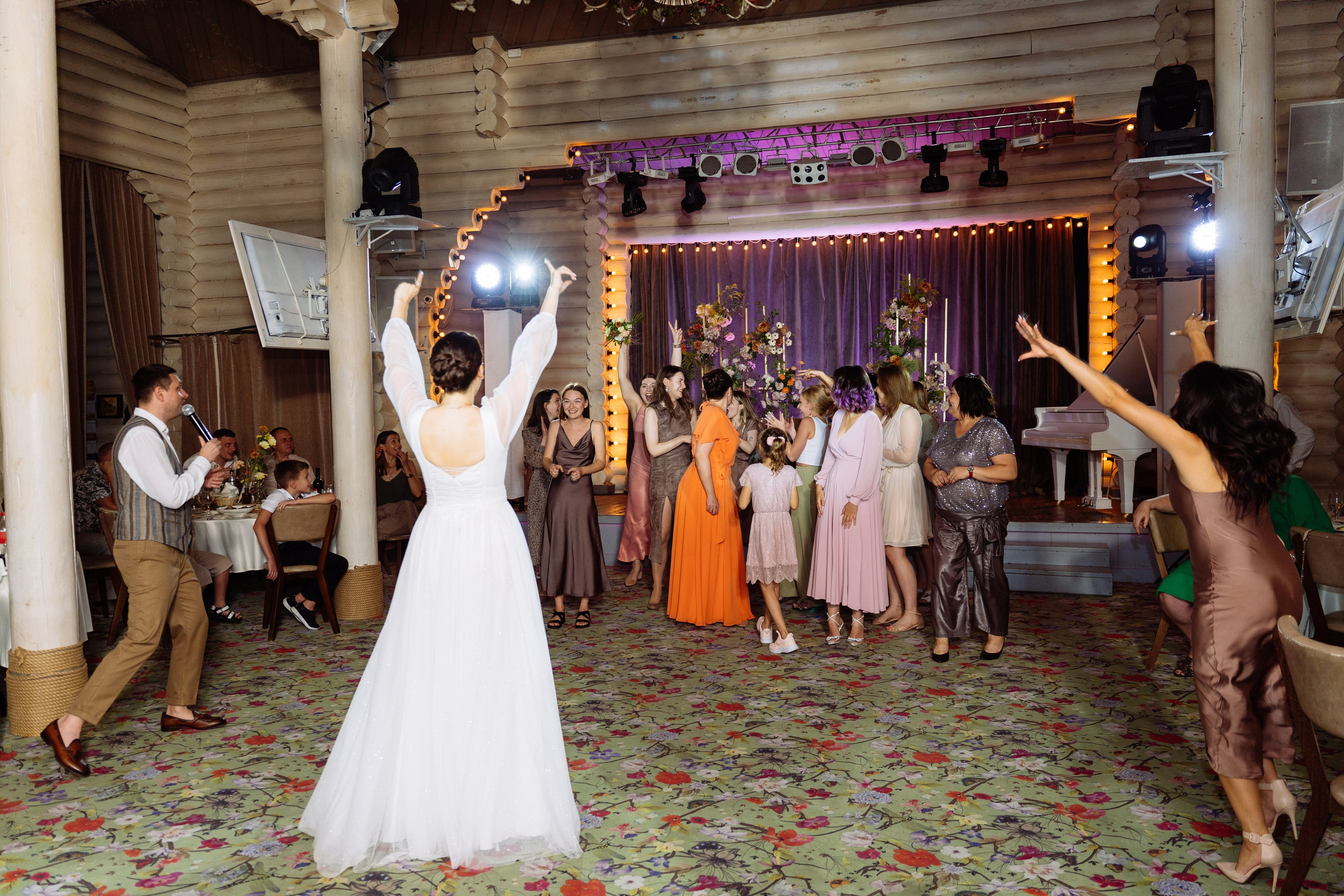 Свадьба Олега и Виктории в клубе «Ближняя дача»