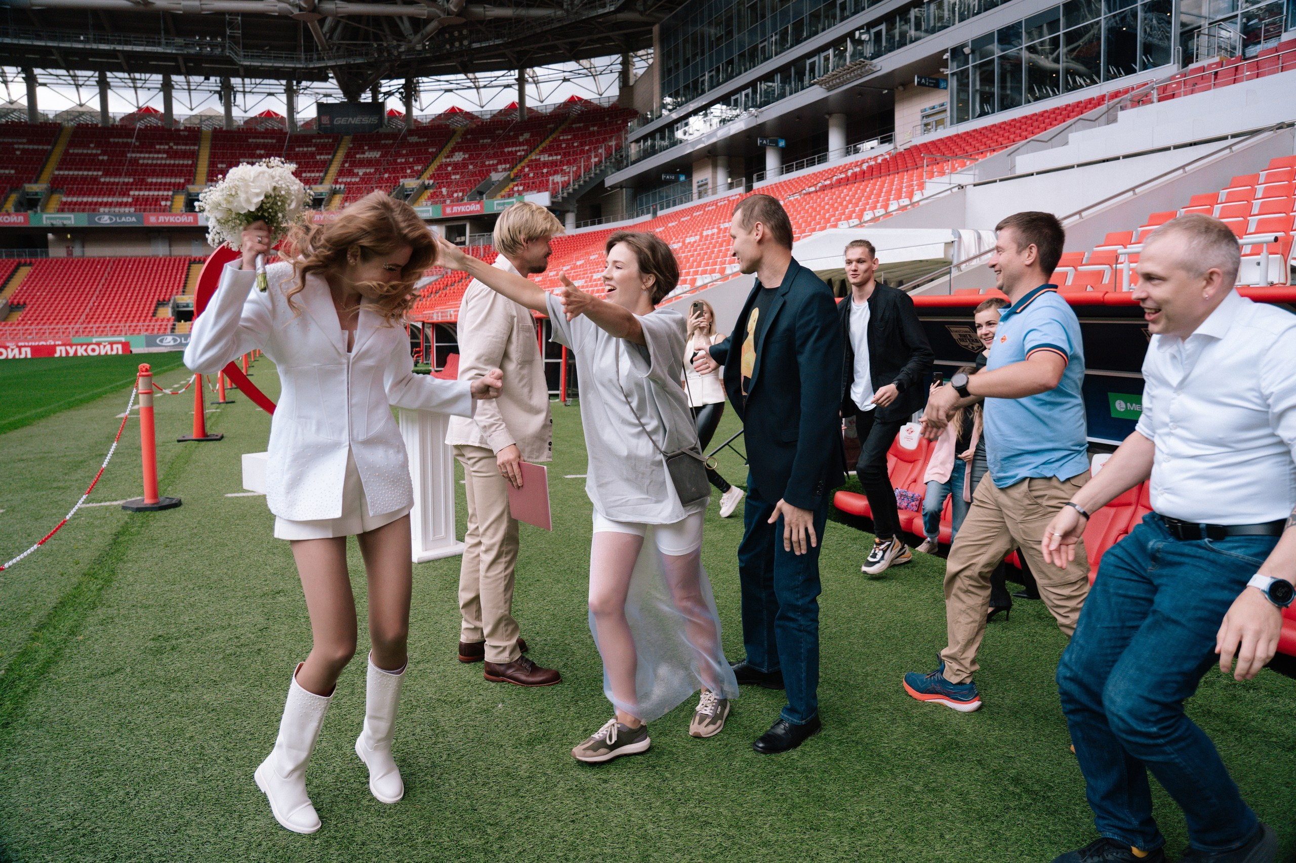Свадебная фотосессия на стадионе Спартак Тушино