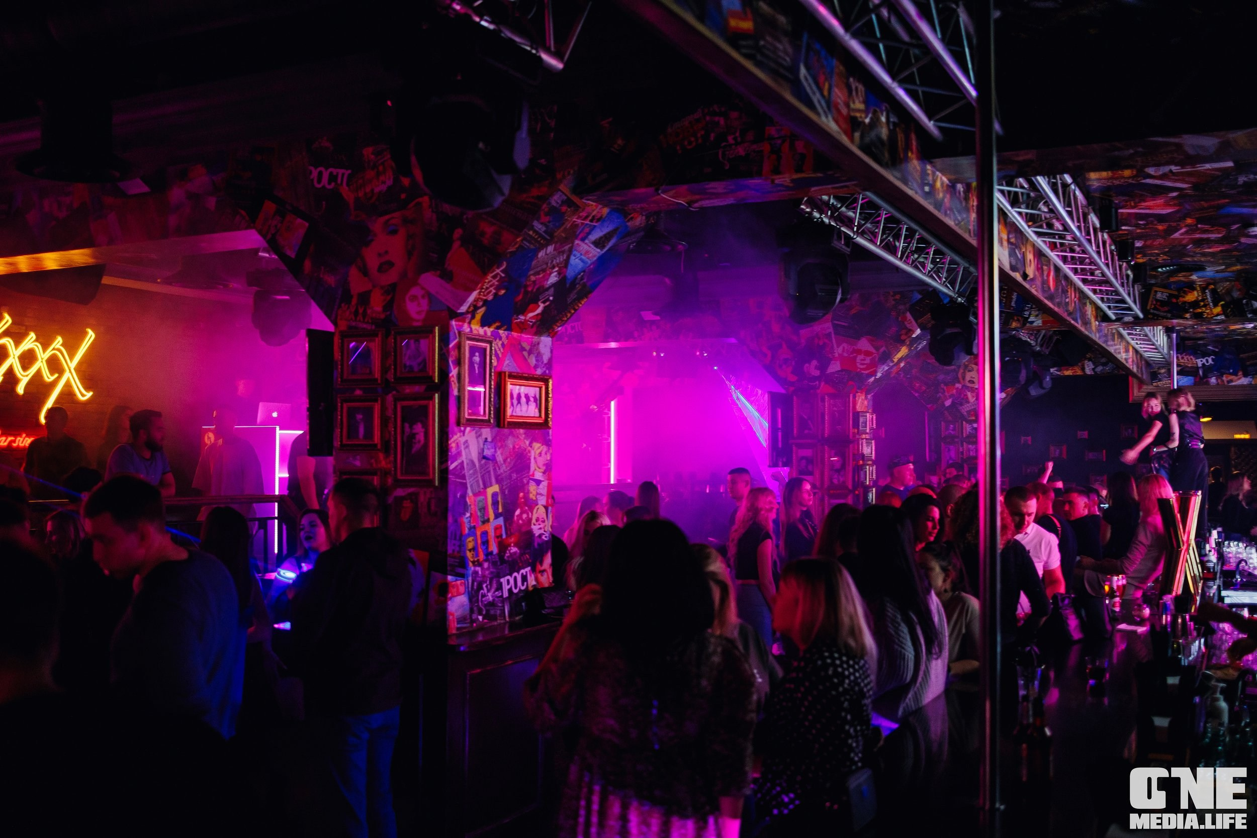 Фоторепортаж из бара XxxX. One Media Life: фоторепортажи, фотоотчеты с мероприятий и заведений