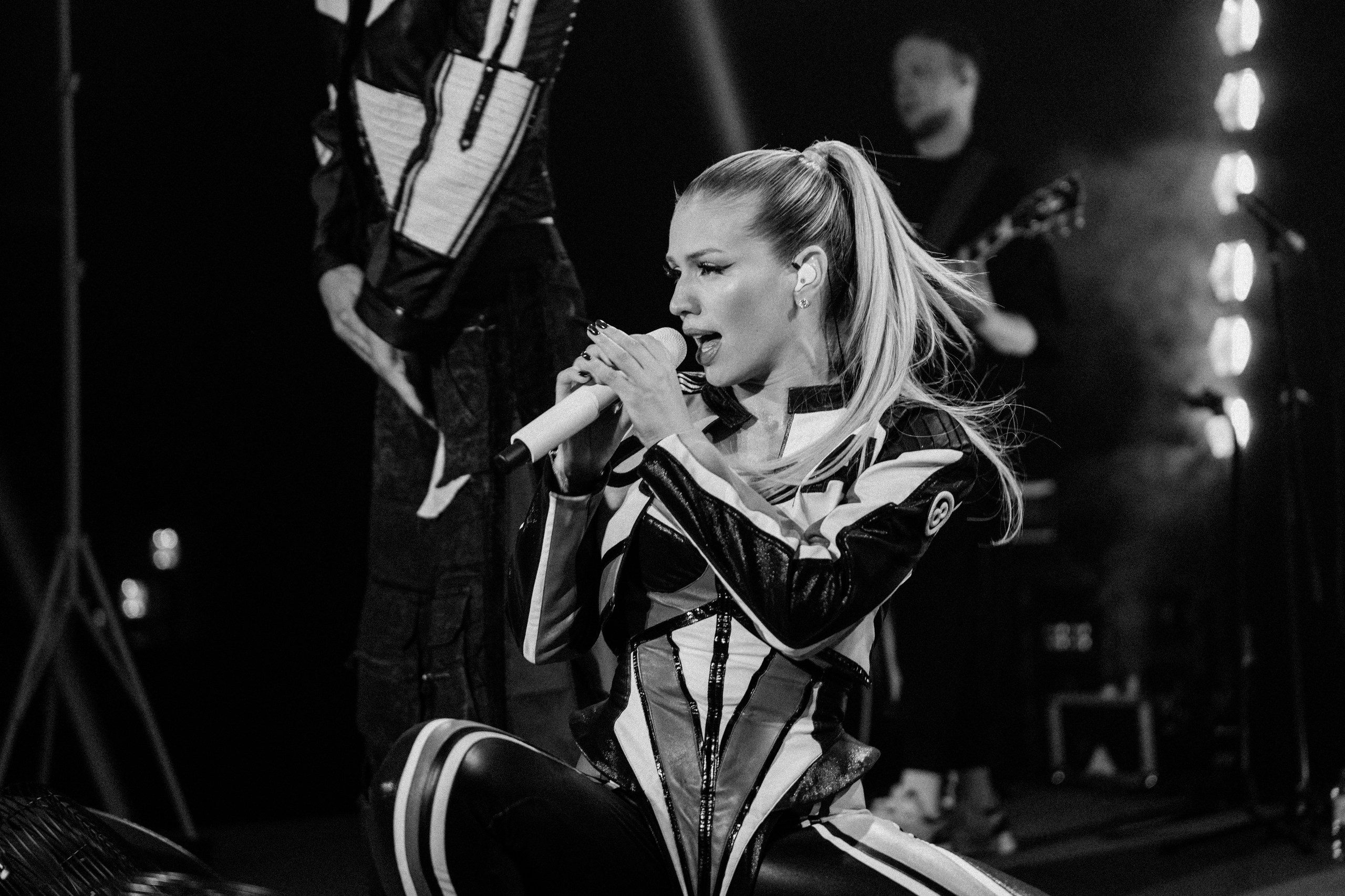 Люся Чеботина — фото с концерта. Репортажный фотограф в Москве Измалков Артем