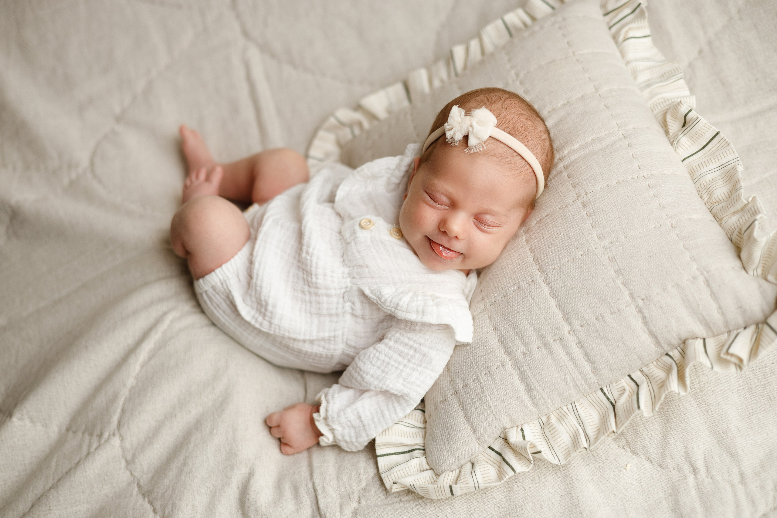 Ньюборн, новорожденные. Профессиональная детская и семейная фотостудия в Краснодаре