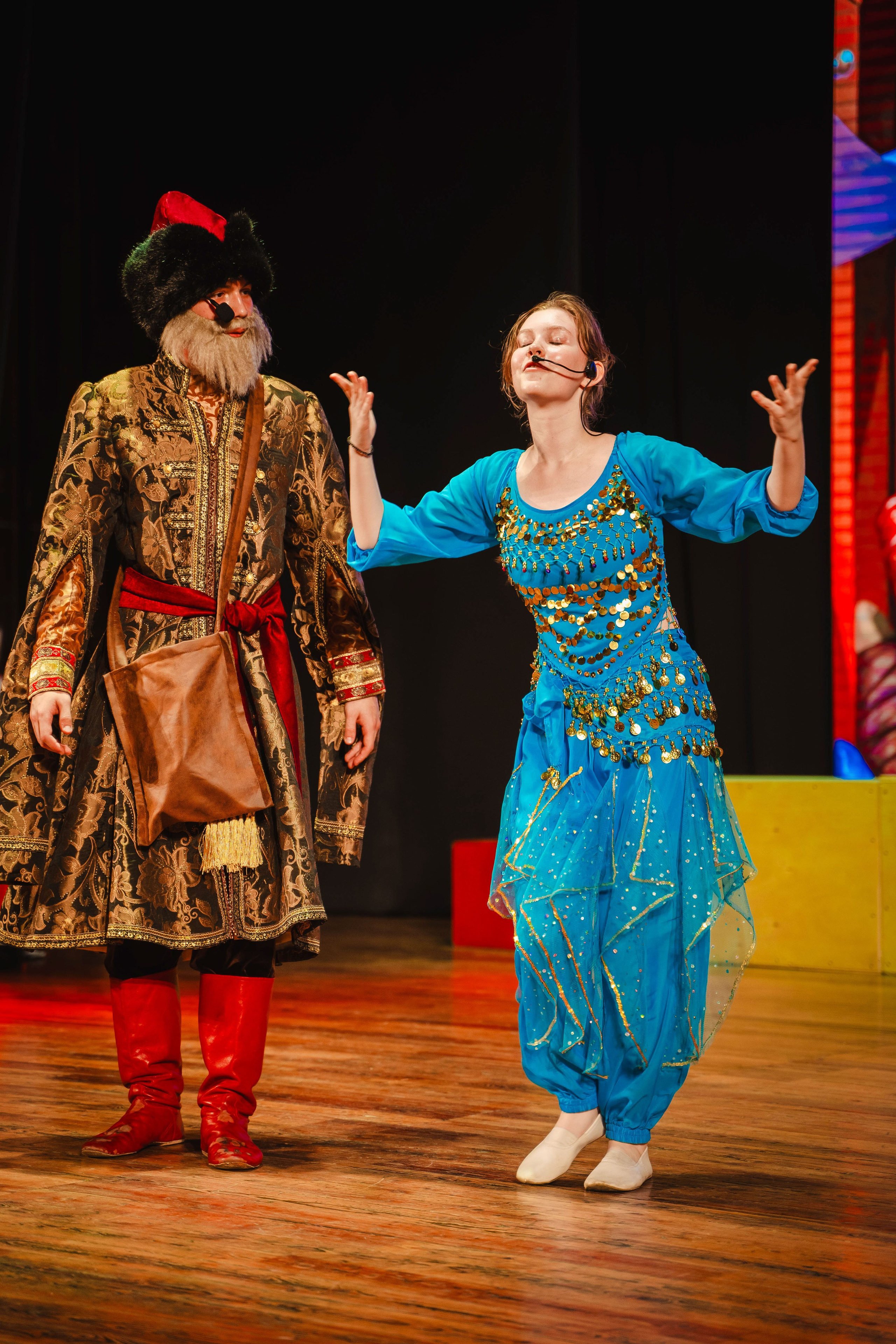 Фееричное выступление театрального коллектива АРТ-Визит г. Краснодар. Фотографы из солнечного Краснодара Вадим и Надежда Митус