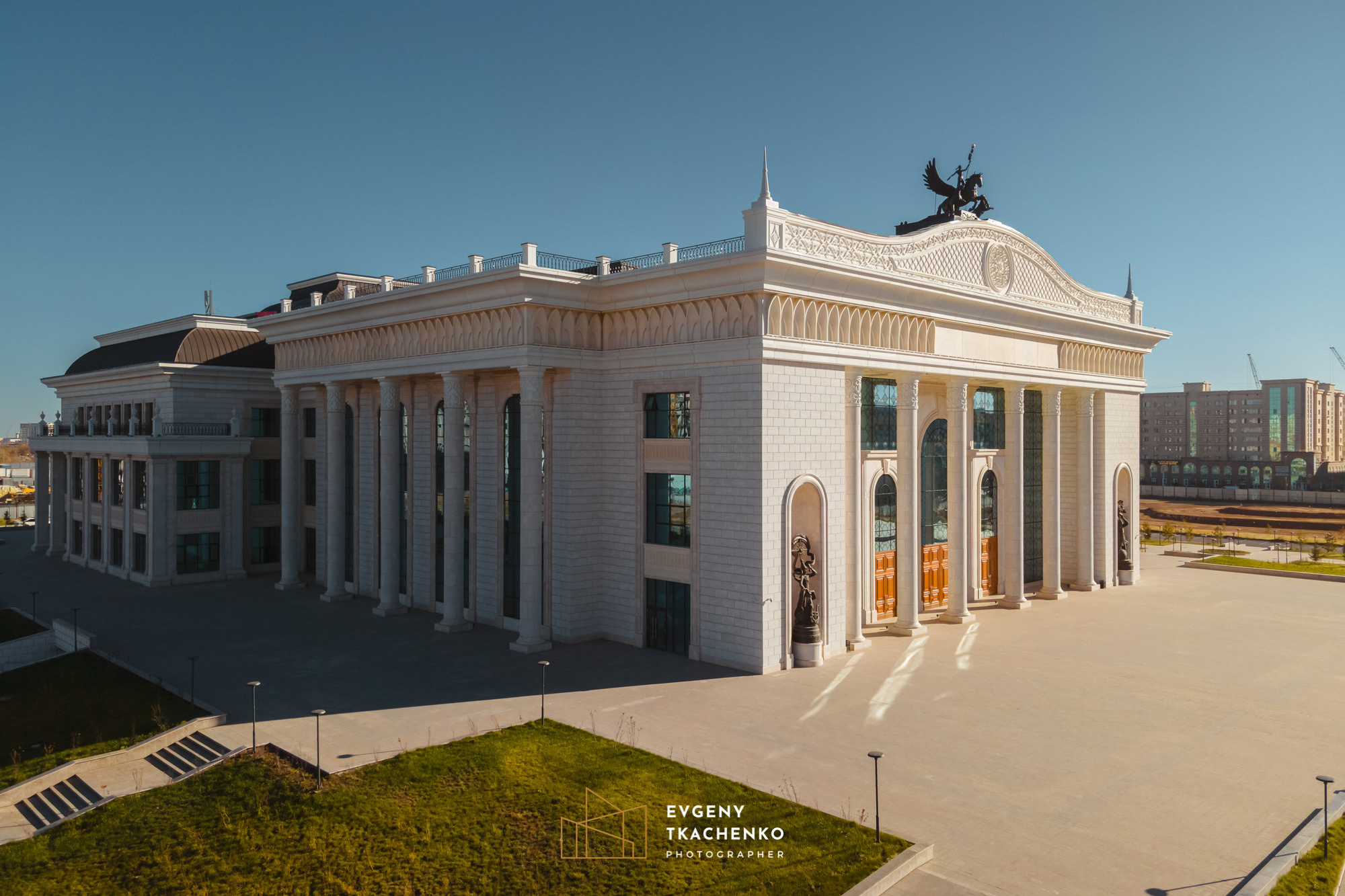 Казахский драматический театр. Архитектурный и интерьерный фотограф в Казахстане