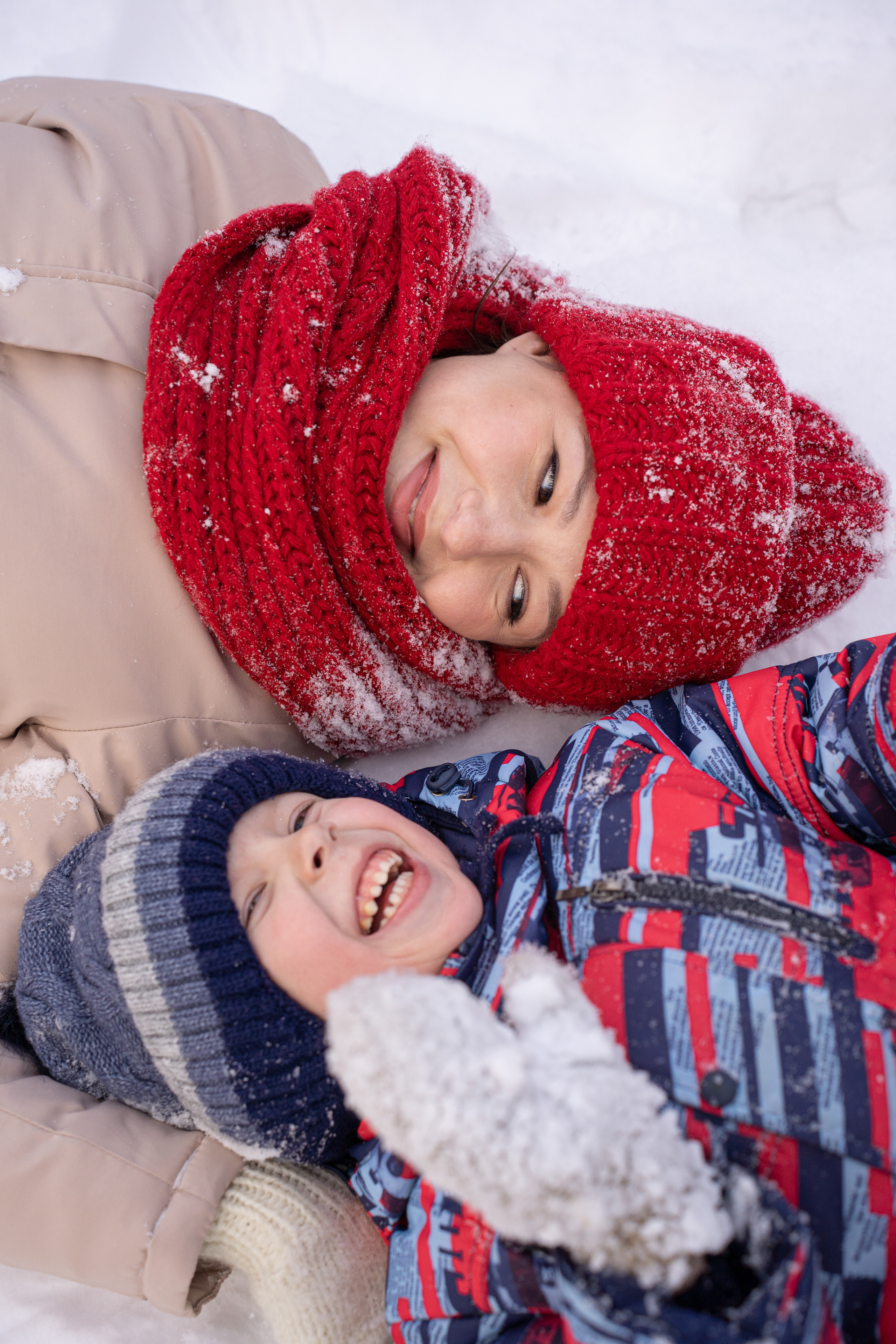 зимняя фотосессия мама и сын