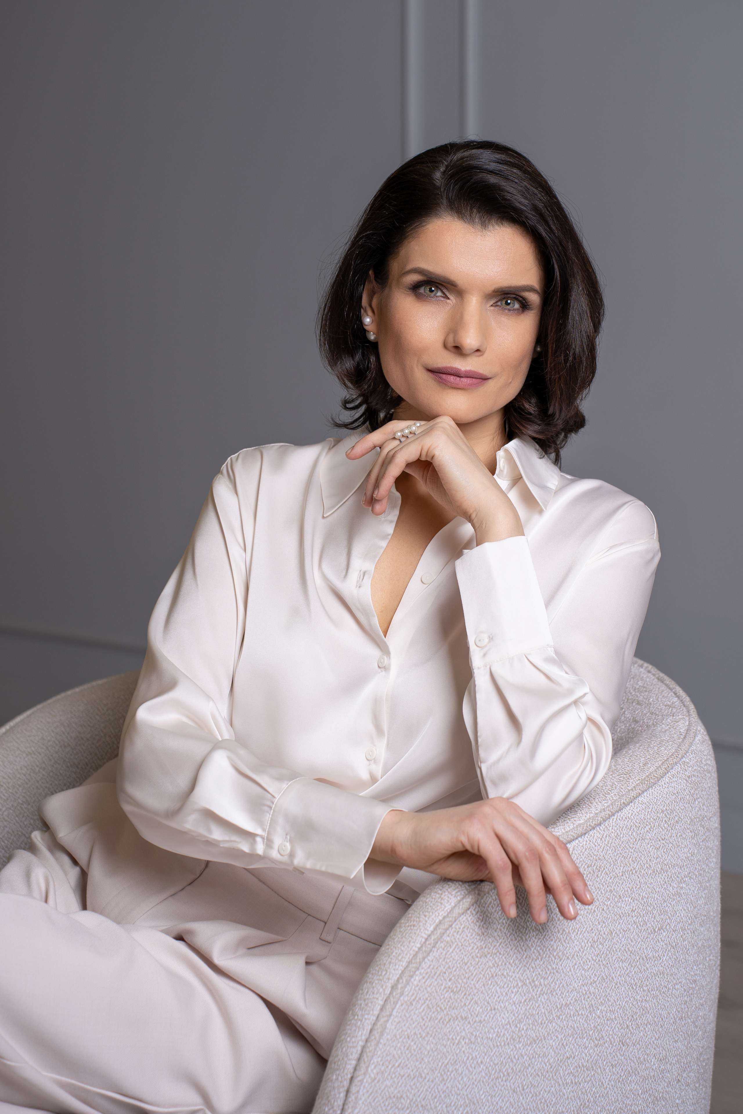 деловая фотосессия для женщины в студии