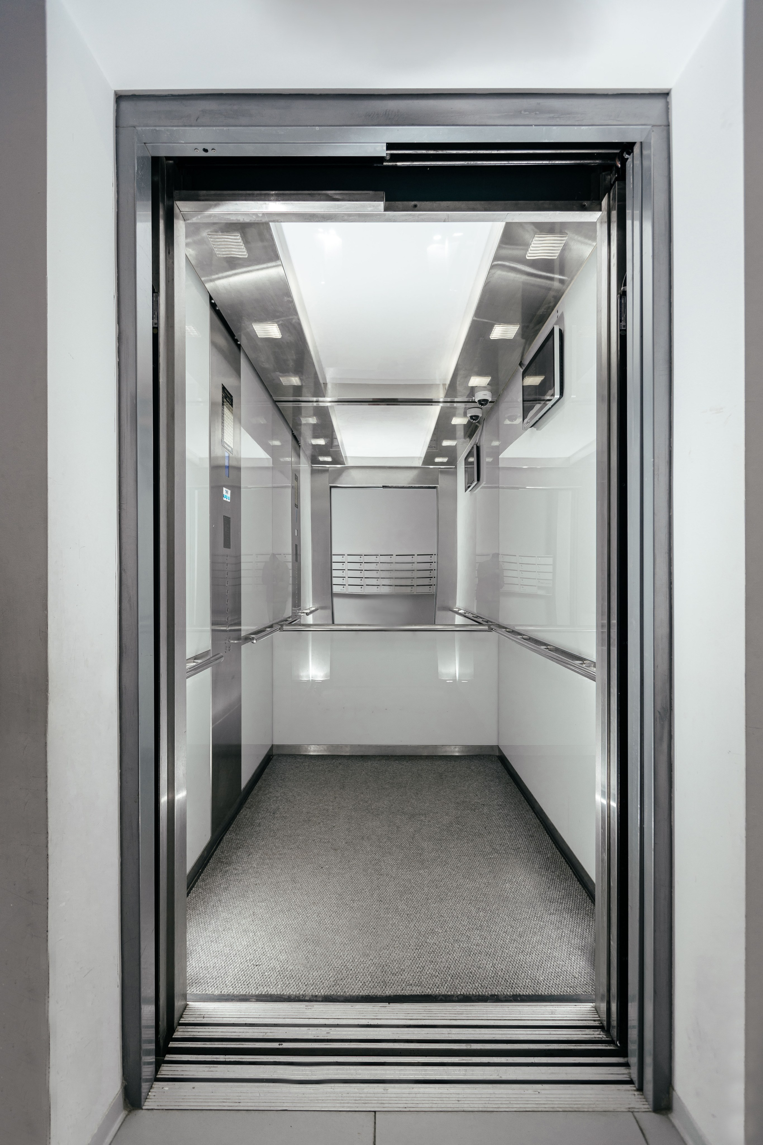 Контент съемка для компании по производству лифтового оборудования. Фотограф для бизнеса Константин Брусницын в Екатеринбурге