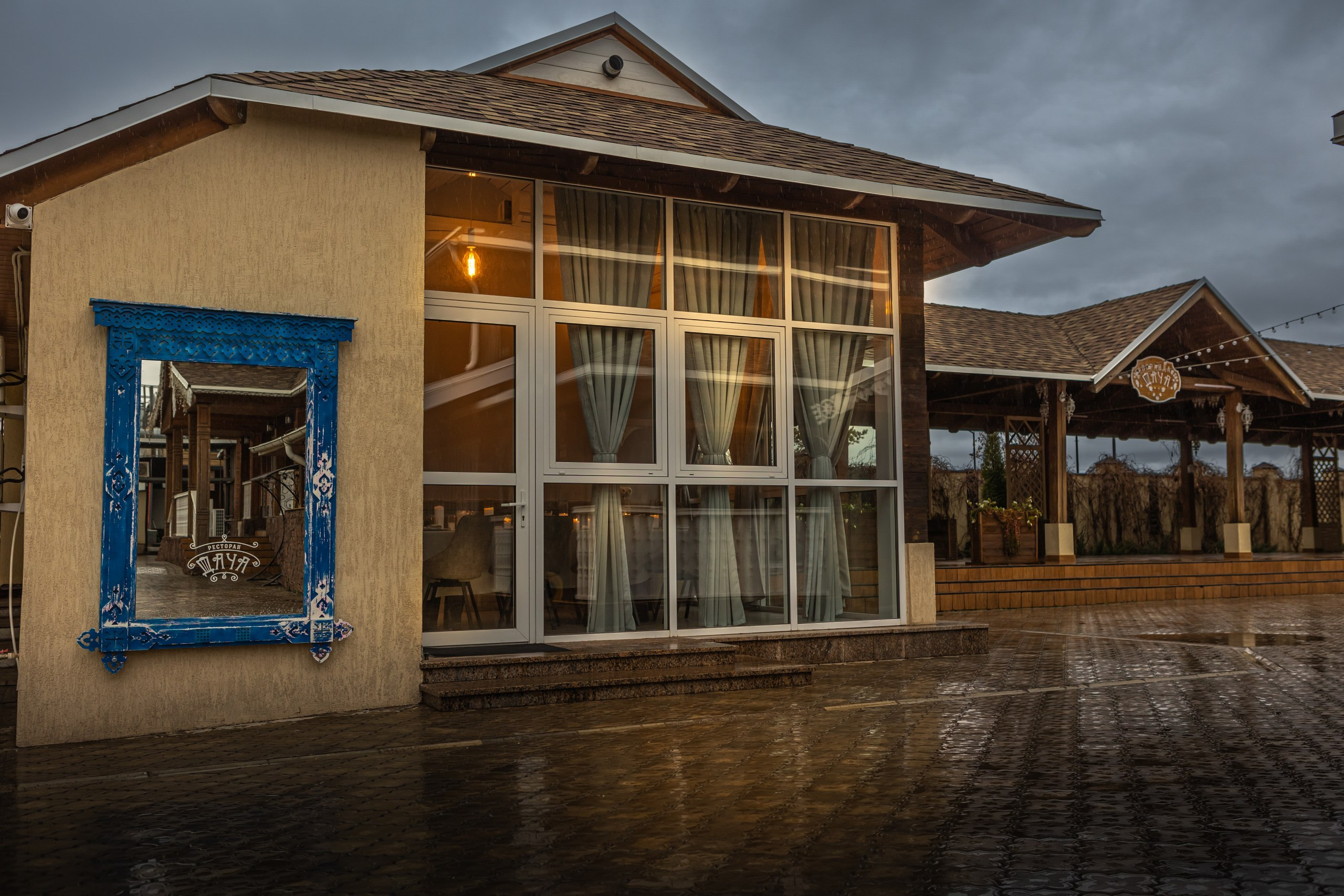 Банкетный зал ресторана «Дача». Фотограф в Оренбурге. Профессиональный фотограф