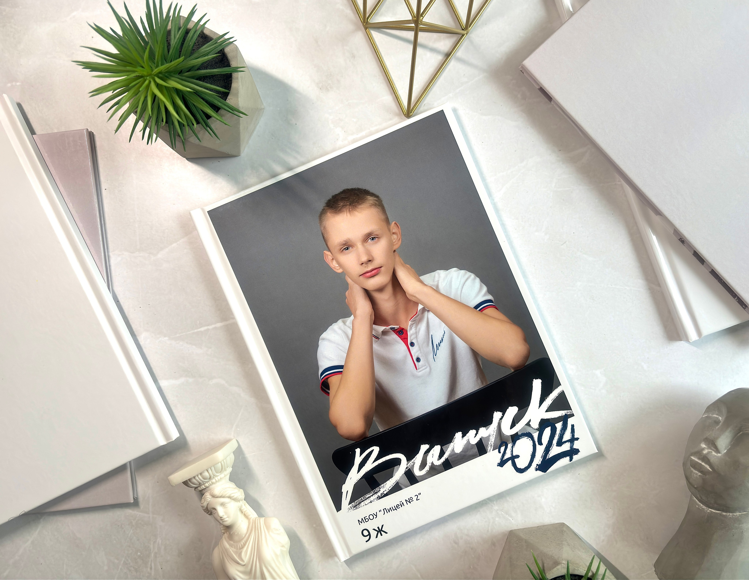 Альбом с частичной персонализацией на 7 разворотов — от 3500р. Выпускные альбомы для детского сада и школы в Туле