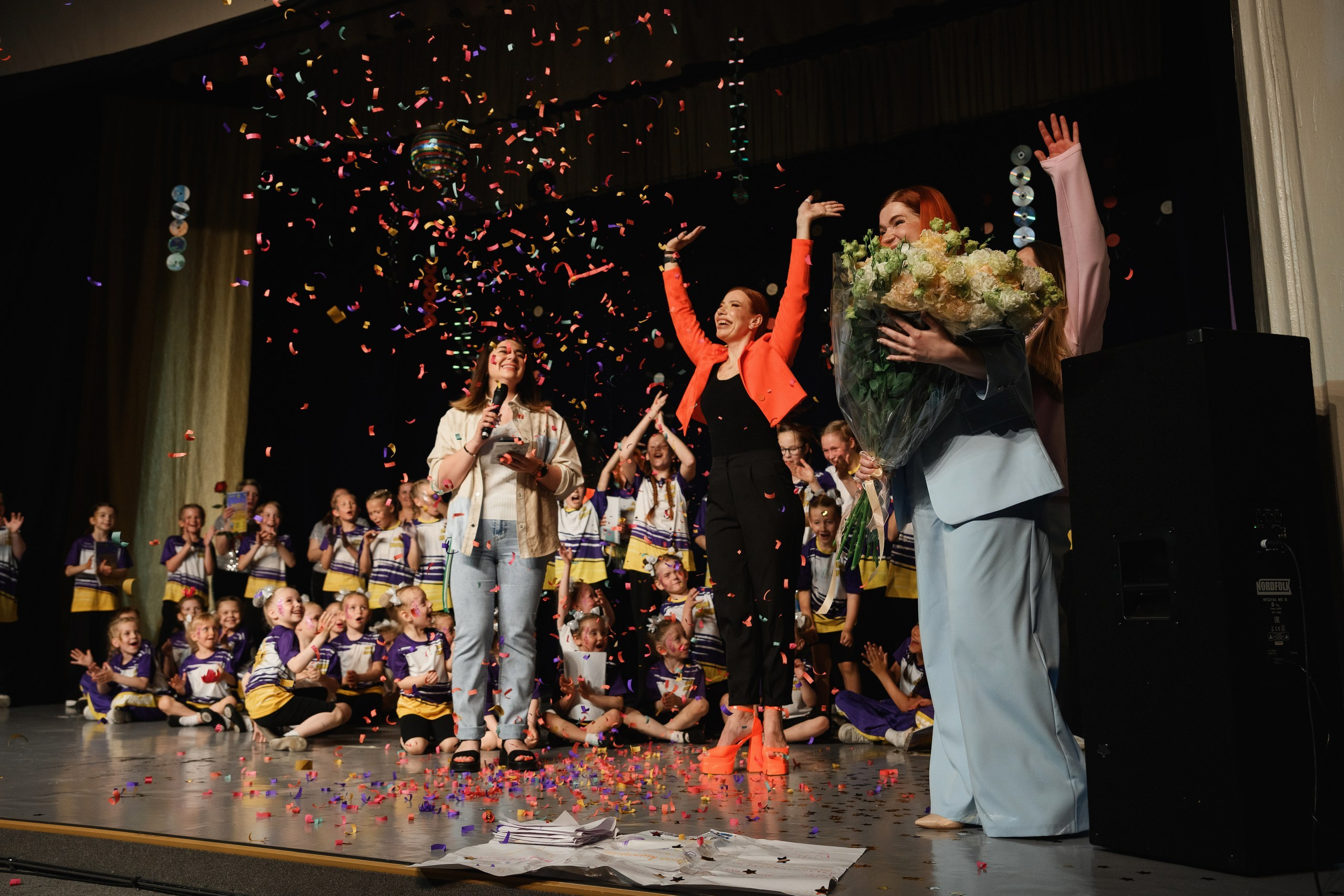 Фотосъемка отчетного концерта по танцам детей в Петропавловске-Камчатском. Яркие и эмоциональные фото детского танцевального концерта в Петропавловске-Камчатском. Профессиональная съемка выступлений детей на сцене в Петропавловске-Камчатском. Красочные и динамичные фото с концерта «Забава» в Петропавловске-Камчатском. Заказать фотосъемку детских мероприятий в Петропавловске-Камчатском.