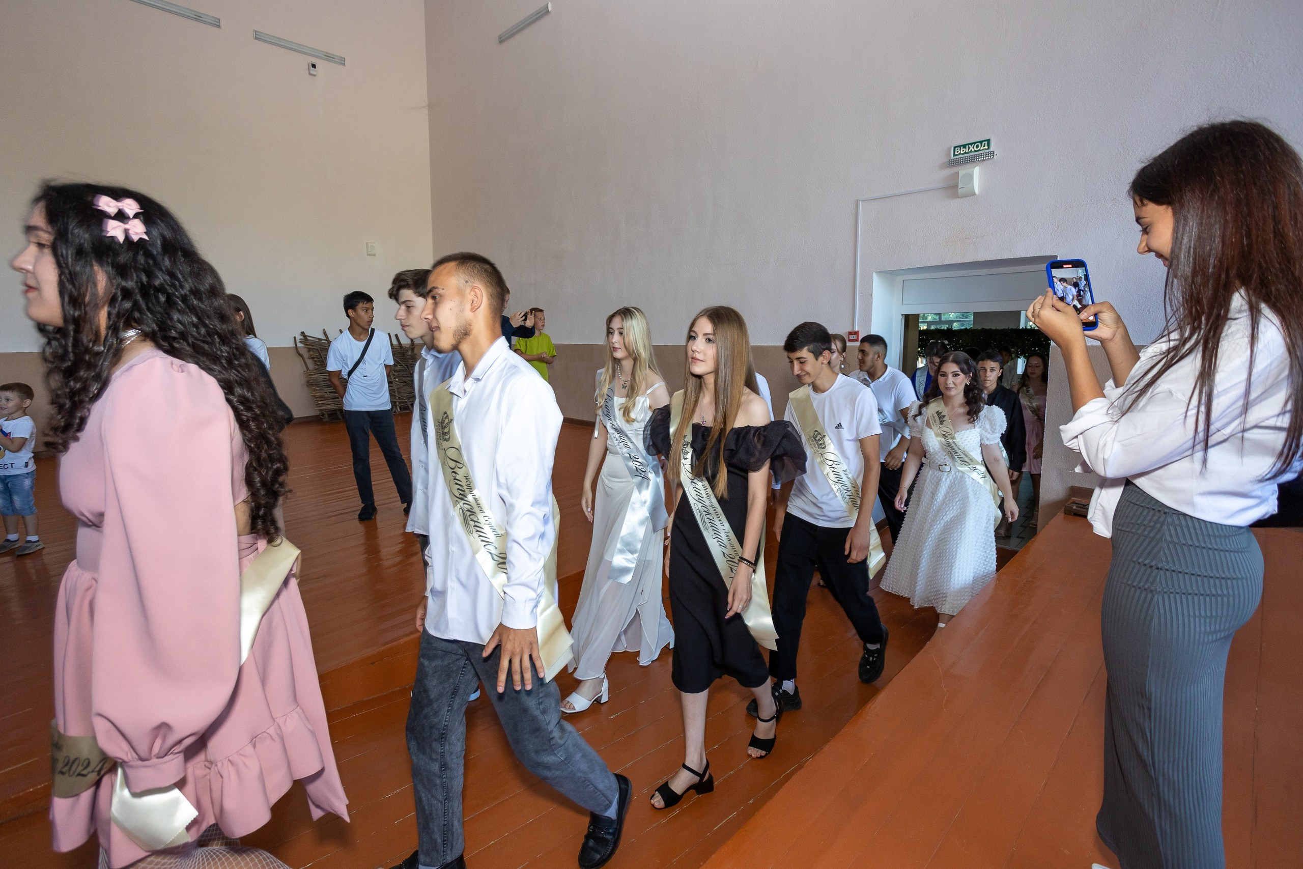 Вручение аттестата 2024 г. Выпускные альбомы Майкоп, Краснодар Елена Золотарева