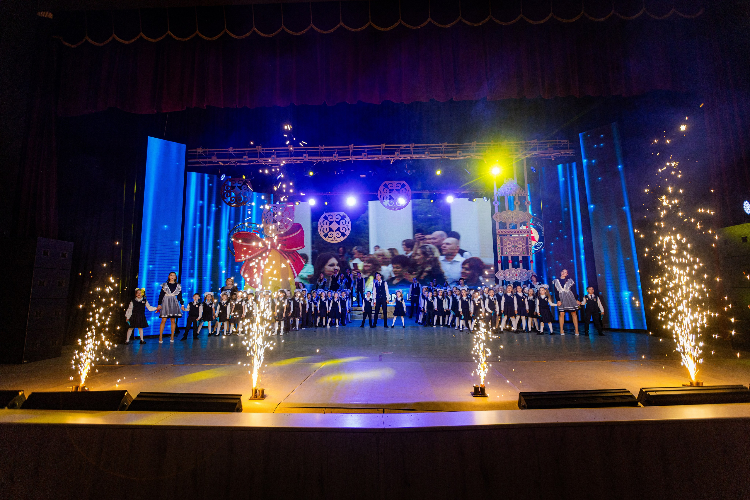 Студийный фотограф в Караганде Алексей Баранов. Фотограф Алексей Баранов. Фотостудия Flash. Семейные фотосессии в Караганде. Индивидуальные фотосессии, детские фотосессии, парные фотосессии в Караганде. Интерьерная фотосессия в Караганде. Семейный фотограф Алексей Баранов. Детский фотограф Алексей Баранов. Художественный фотограф Алексей Баранов. Свадебный фотограф Алексей Баранов. Черно-Белая съемка в Караганде. Самые лучшие семейный и детские фотосессии в Караганде. Контент Съемка в Караганде. SMM в Караганде. Контент фотограф Алексей Баранов. Рекламная съемка в караганде. Реклама. Бутики с одеждой. торговля Караганда. рекламное фото мероприятия в караганде. рекламное фото. рекламный фотограф Алексей Баранов. фотограф. Фотограф Караганда. Алексей Баранов. фотосессия. фотосессия в Караганде. Заказать фотографа в караганде. репортажный фотограф в Караганде. фотосъемка мероприятий. банкет. свадьба. юбилей. детское день рождение. годик. фотограф детский в Караганде. Репортажный фотограф в караганде Алексей Баранов.