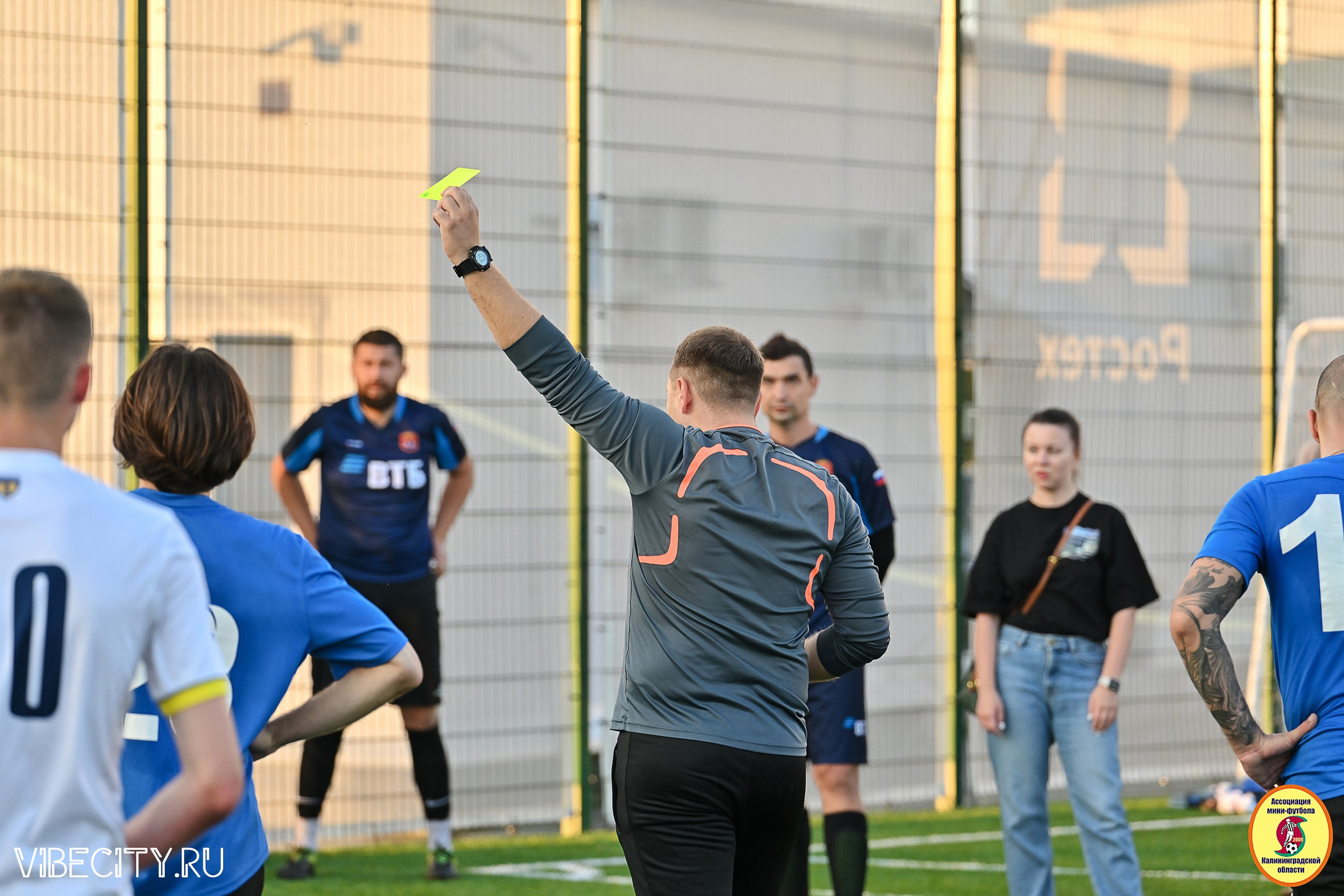 ИГРЫ МИНИ-ФУТБОЛЬНОЙ И КОРПОРАТИВНОЙ ЛИГИ. VIBECITY.RU Вайб Сити Ру Фоторепортажи Фотоотчеты Калининград