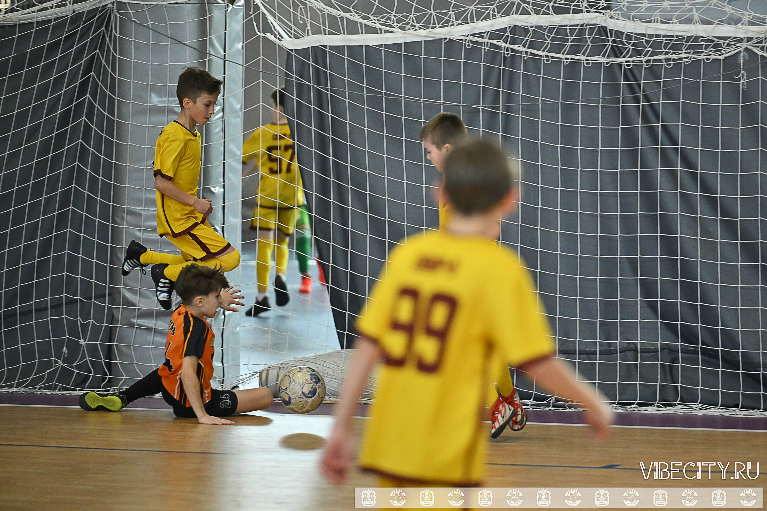 БАЛТИЙСКАЯ ЛИГА ПО ФУТЗАЛУ U10. VIBECITY.RU Вайб Сити Ру Фоторепортажи Фотоотчеты Калининград
