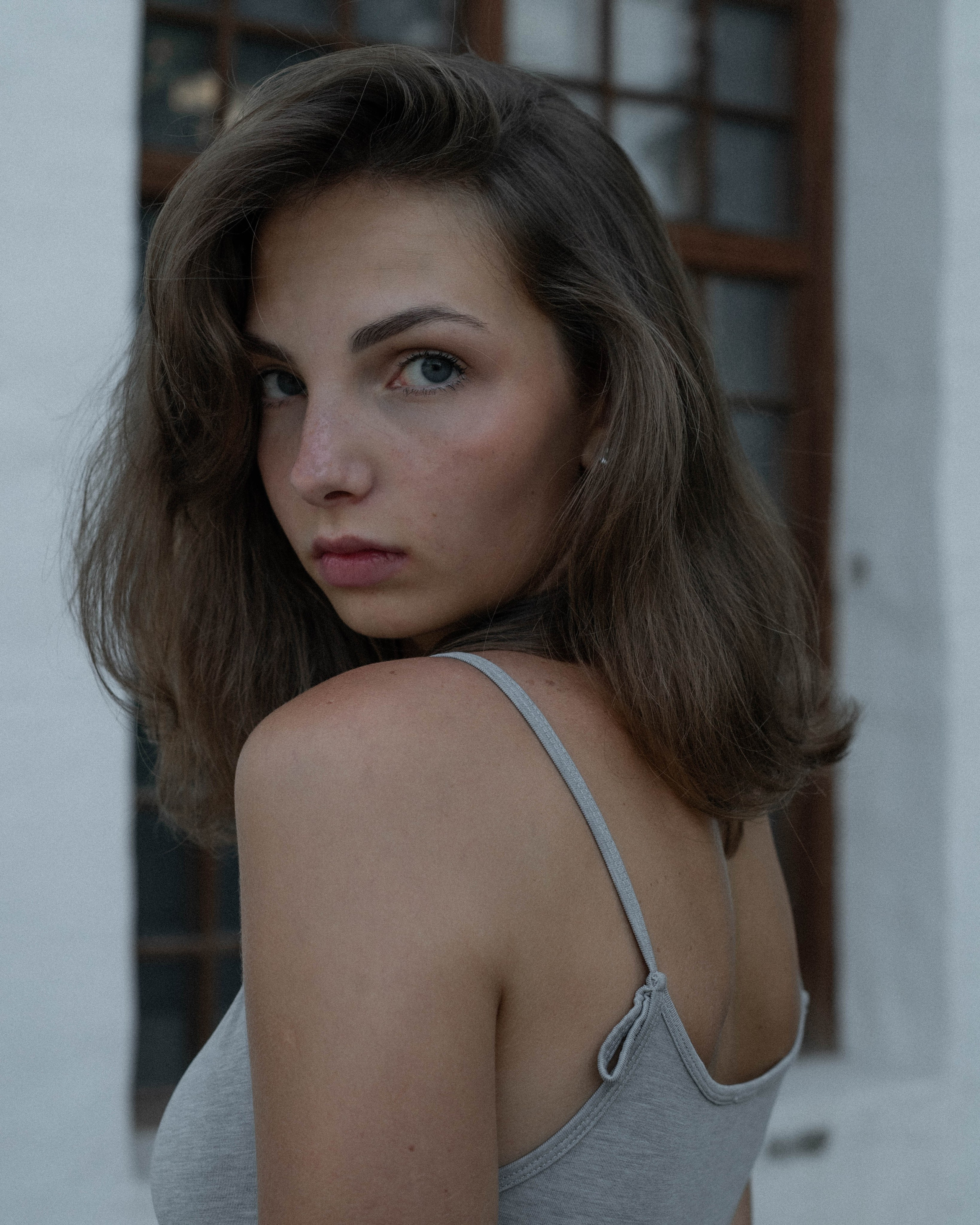 Аня. Женский фотограф. Создатель украшений ручной работы. Модель