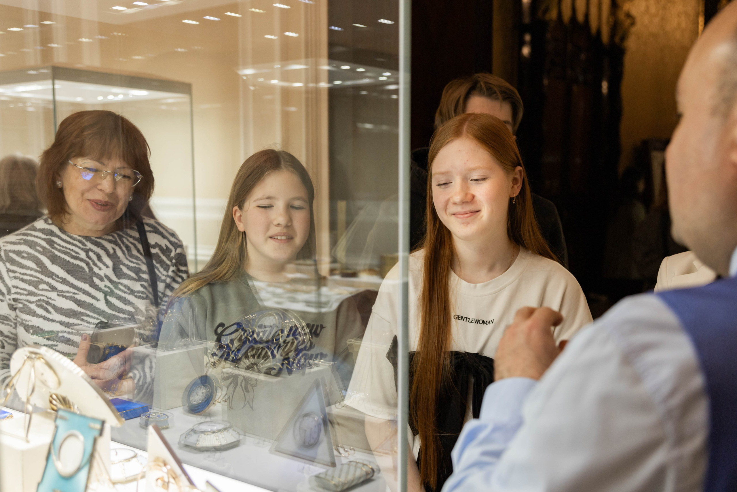 Детские программы. Экскурсии по Музею Фаберже и Санкт-Петербургу гид Арутюн Караджаян