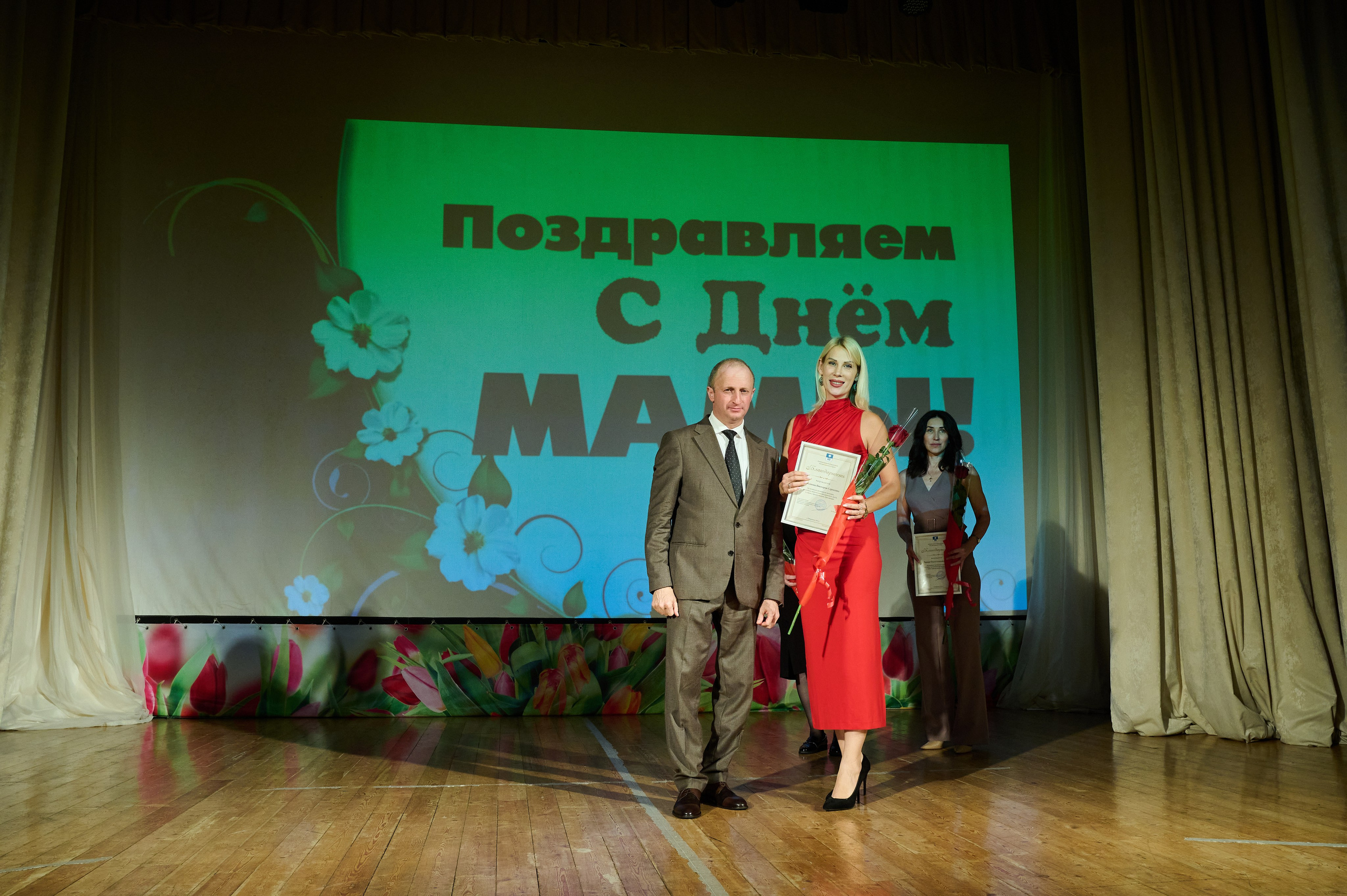 День матери Кабардинка. Жизнь курорта Кабардинка в фотографиях