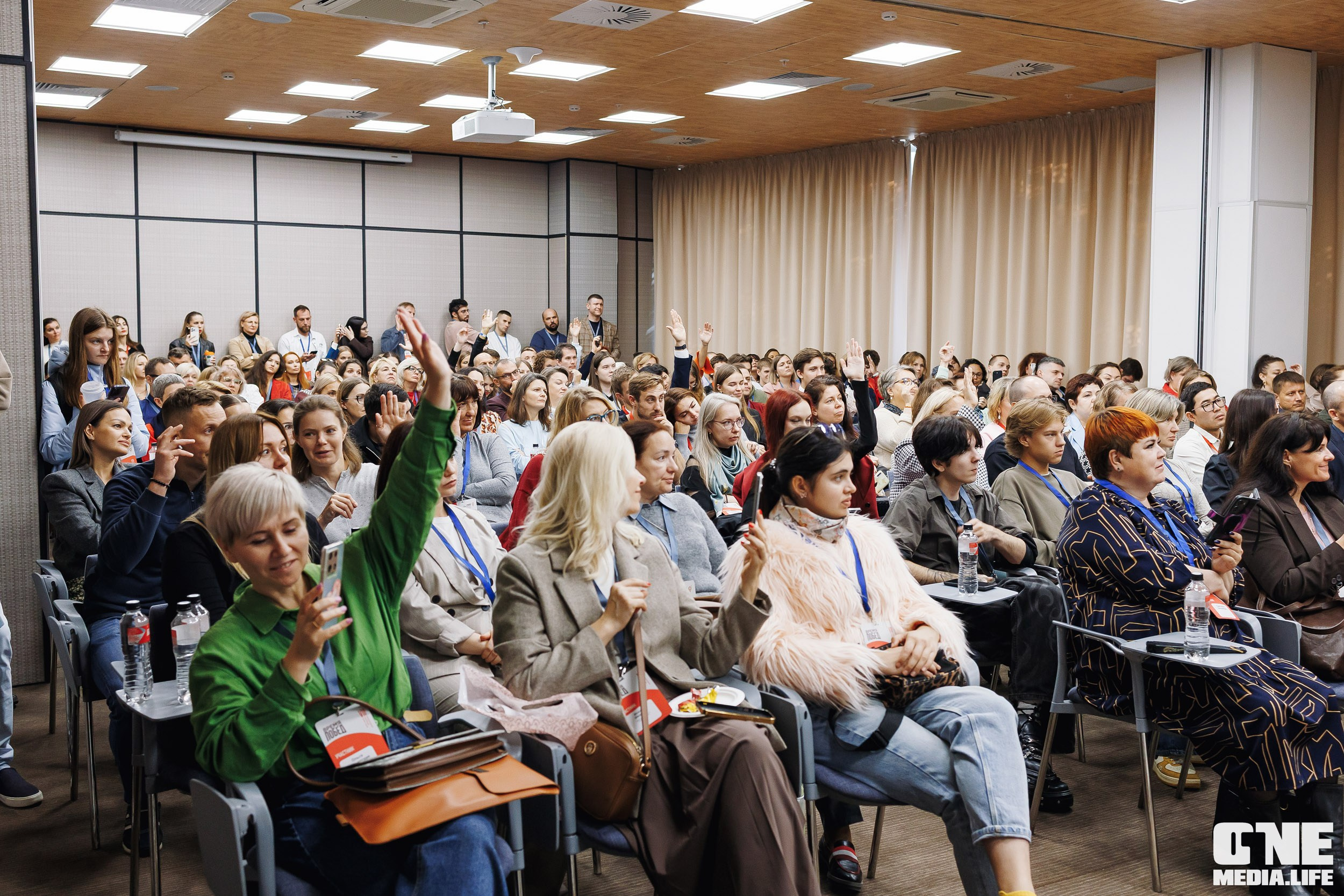 Фоторепортаж с VII Международный форум «Вселенная бизнеса. Время Побед». One Media Life: фоторепортажи, фотоотчеты с мероприятий и заведений