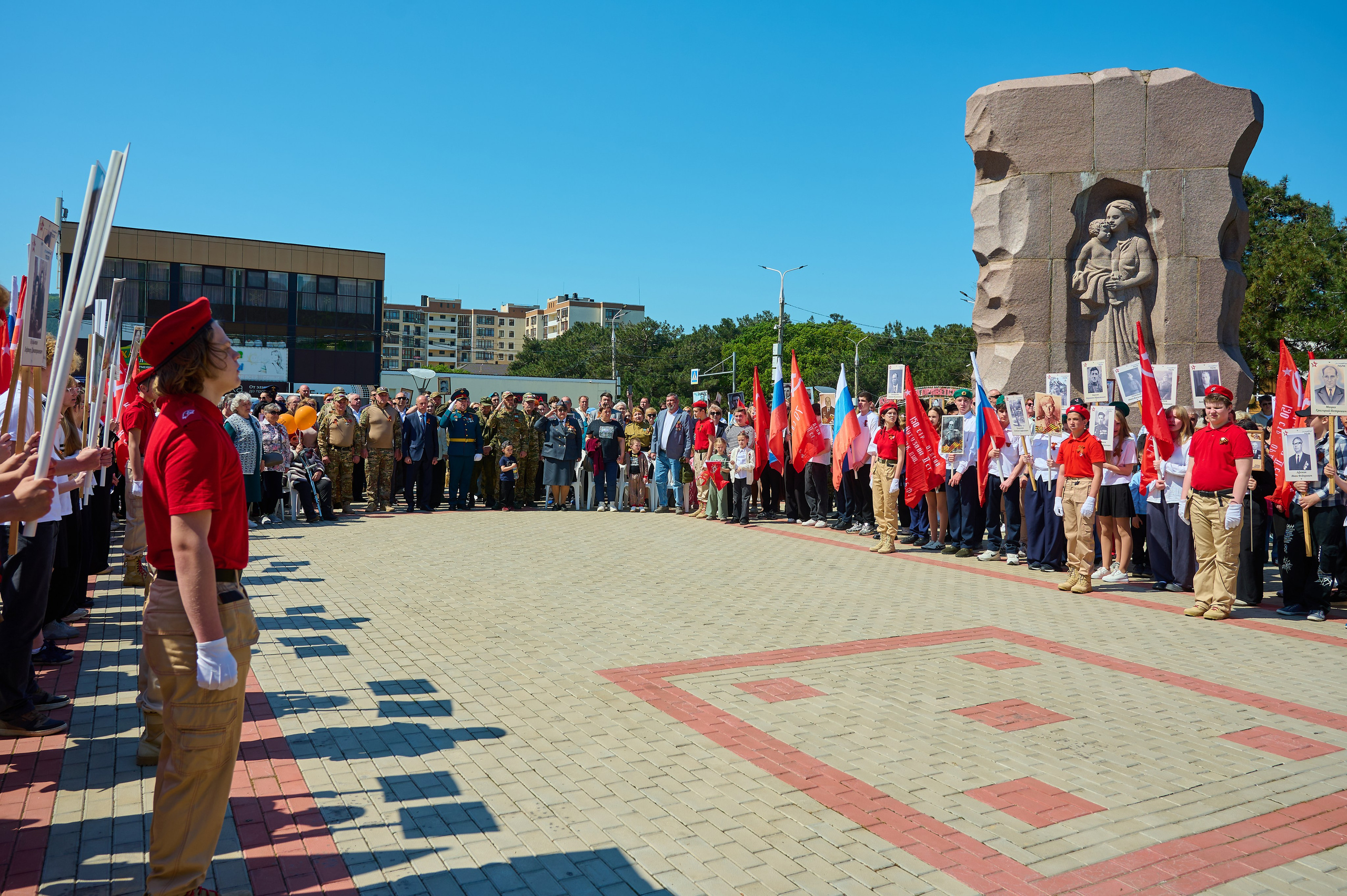 Митинг (мая в Кабардинке. Жизнь курорта Кабардинка в фотографиях