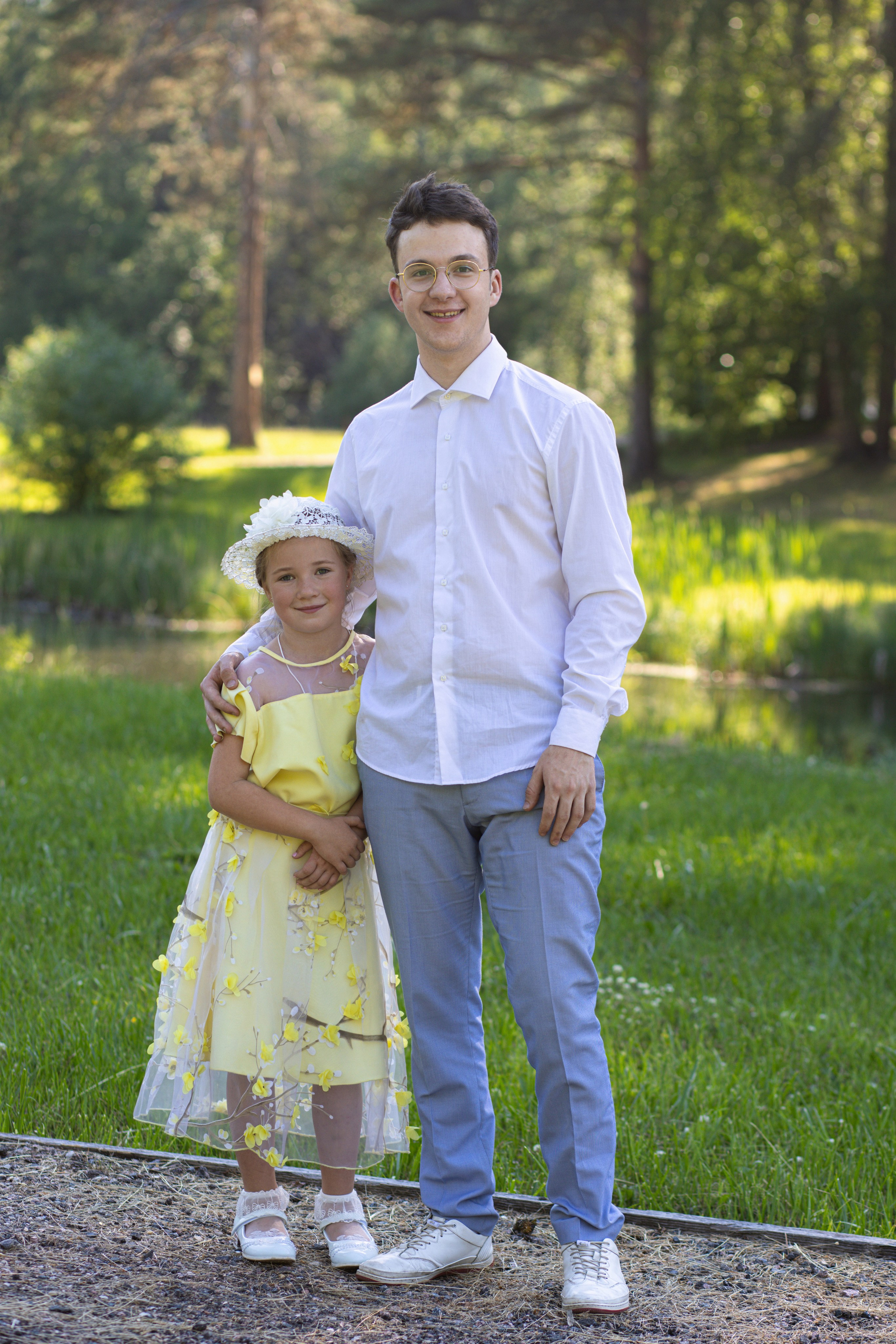 Фотосессия на выпускной. Школа № 12, 11 класс, 2024 г. Студия выпускных альбомов Остров