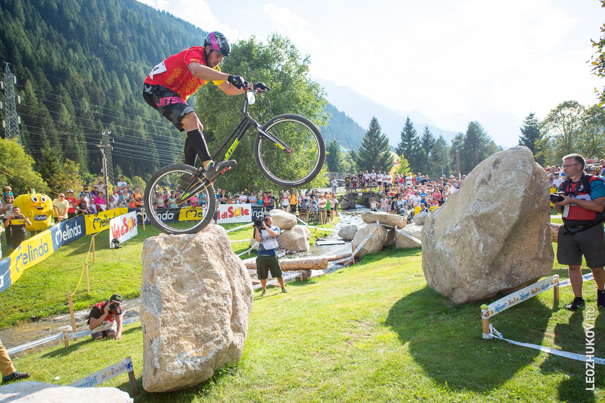 UCI Trials World Championships 2016 — finals. Sports photographer Leonid Zhukov