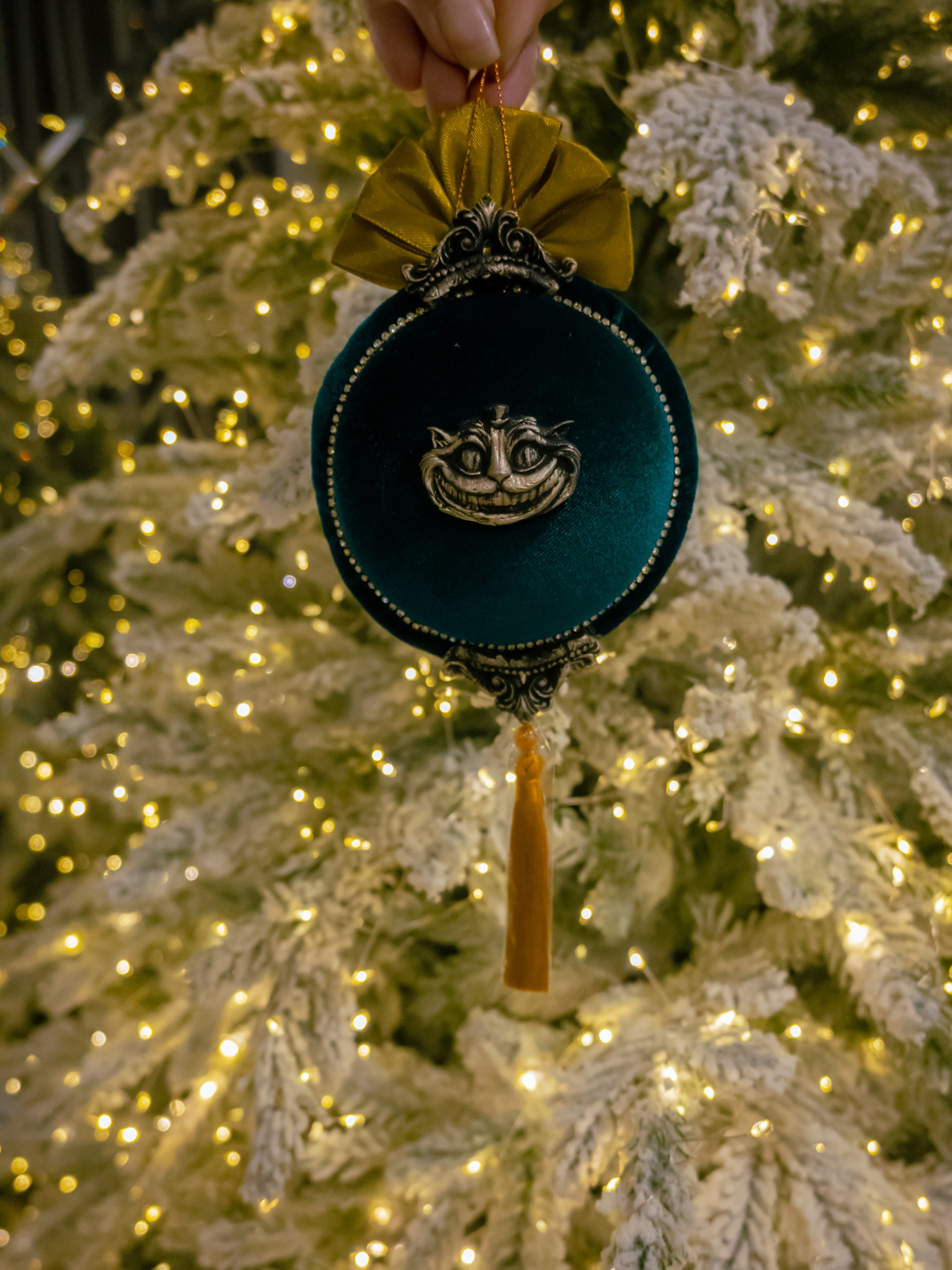 Набор елочных шаров «Алиса в стране чудес». Елочные игрушки ручной работы / Fairytale decor