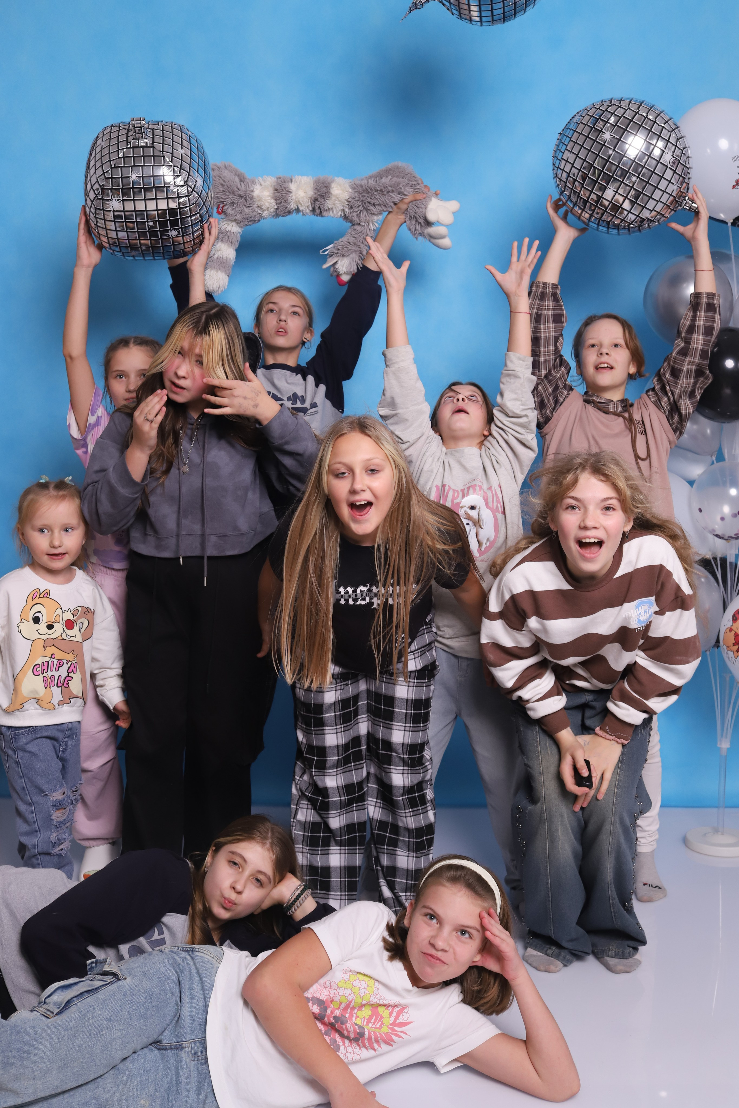 Ваш праздник в «Зеркале». Аренда чайной комнаты. Фотостудия самообслуживания. Студия без фотографа в Твери