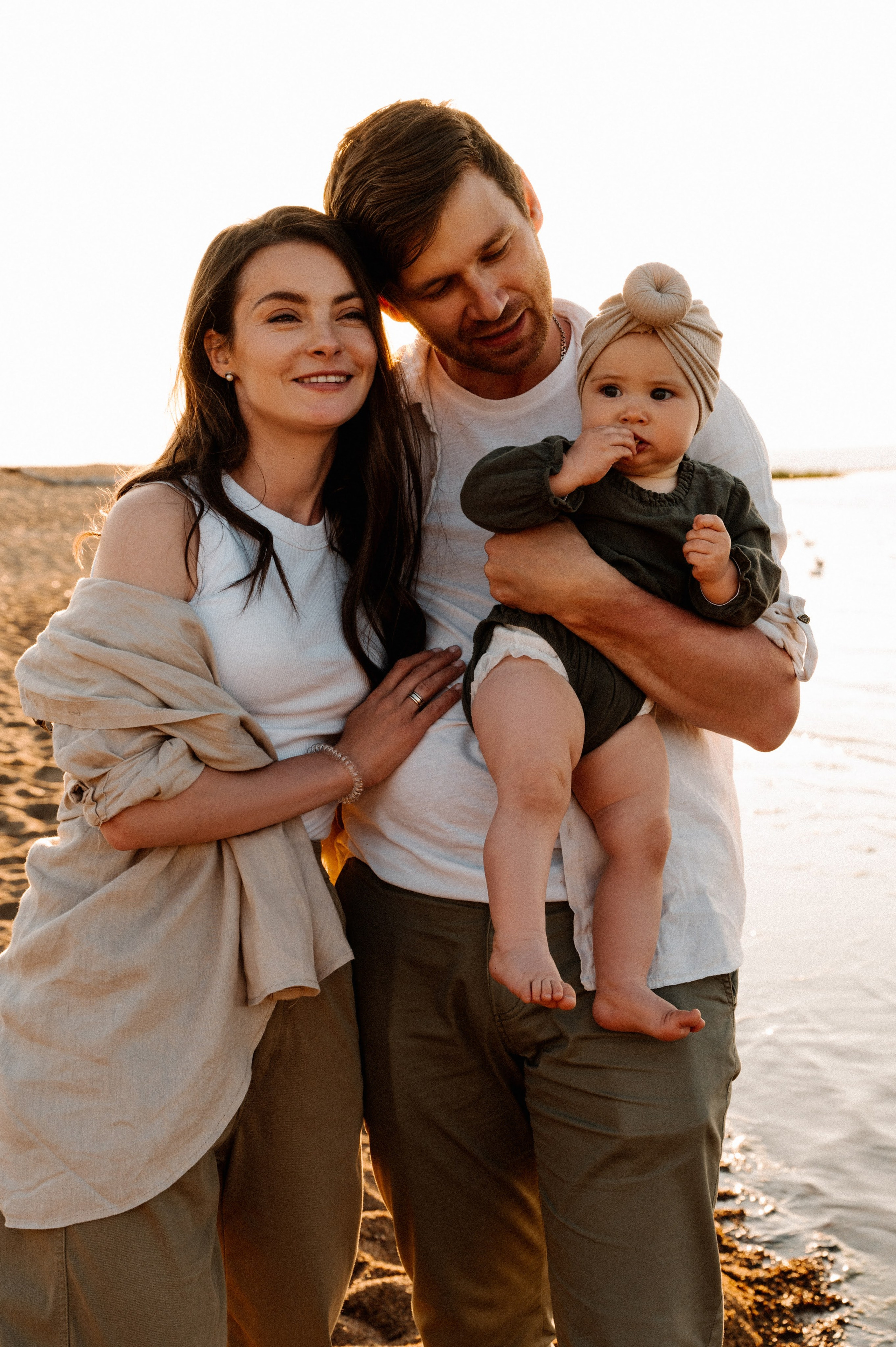 Фотопрогулка. Профессиональный фотограф беременности в СПБ. Стильные фотосессии беременности в стиле минимализм и классическая фотография