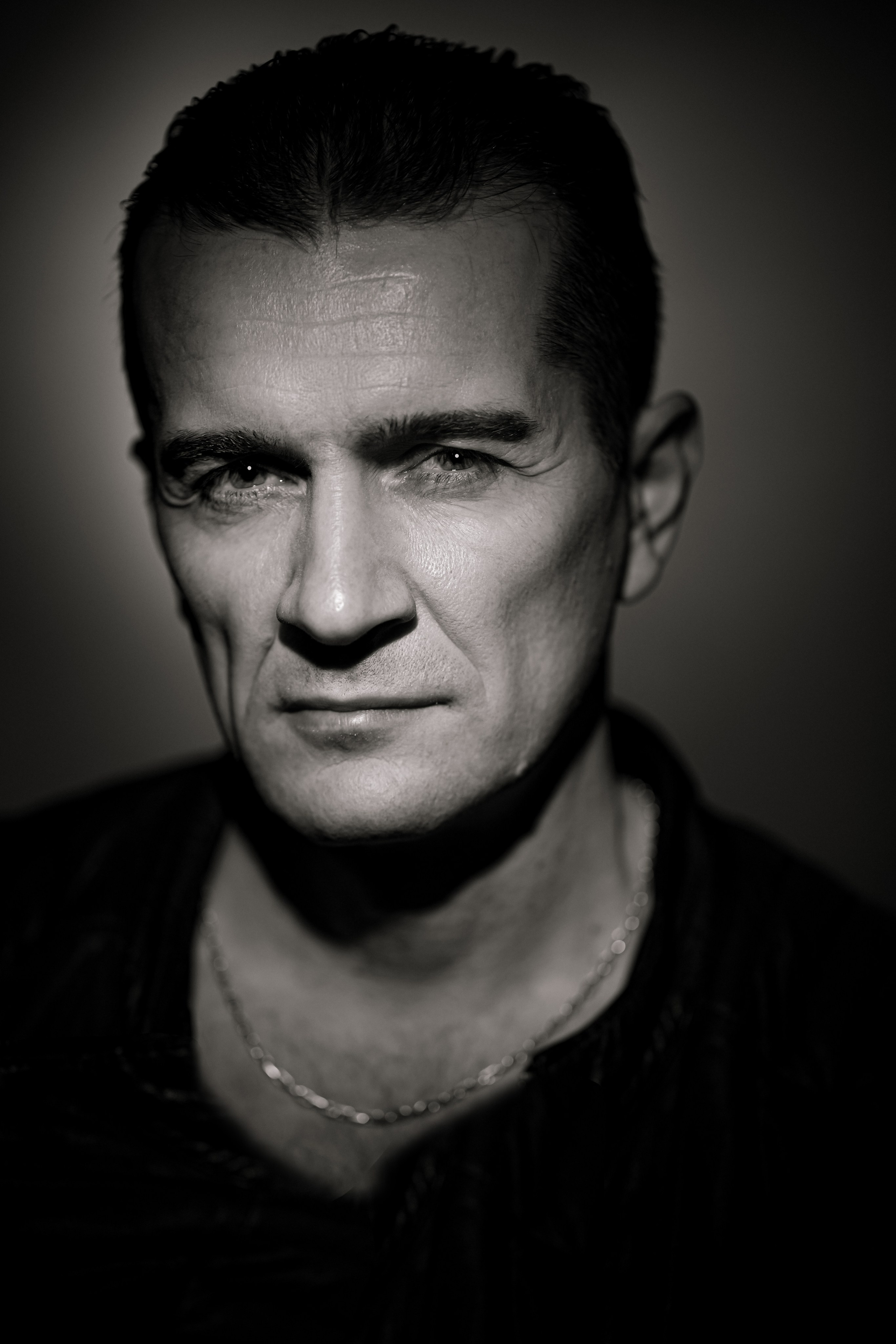 Актёр Алексей Карамазов. Портретная съемка в Москве, студийный фотограф Игорь Фомин