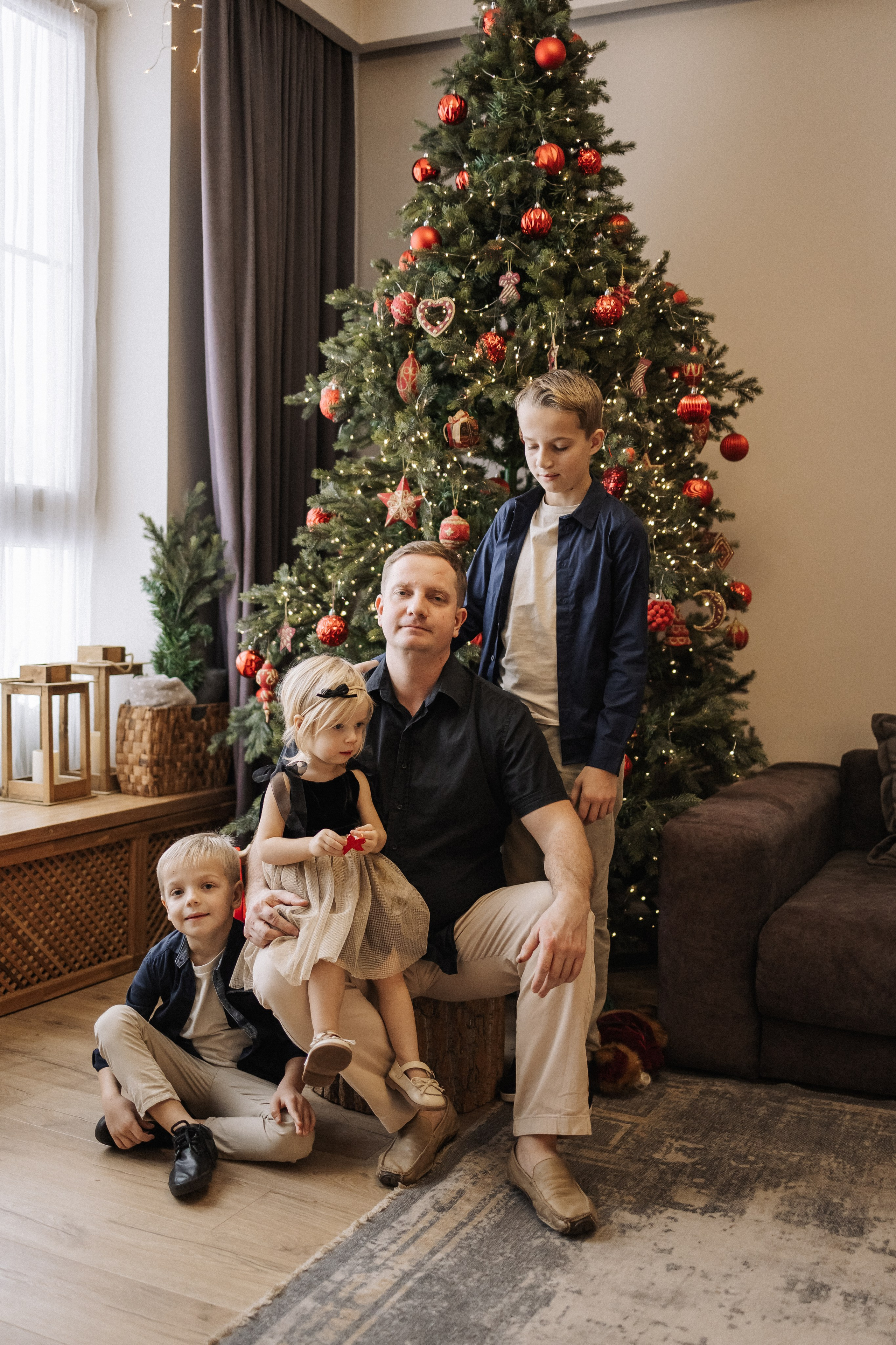 Новогодняя фотосессия дома у Леоновых. Семейный, детский и женский фотограф Дарина Старшинова в Твери